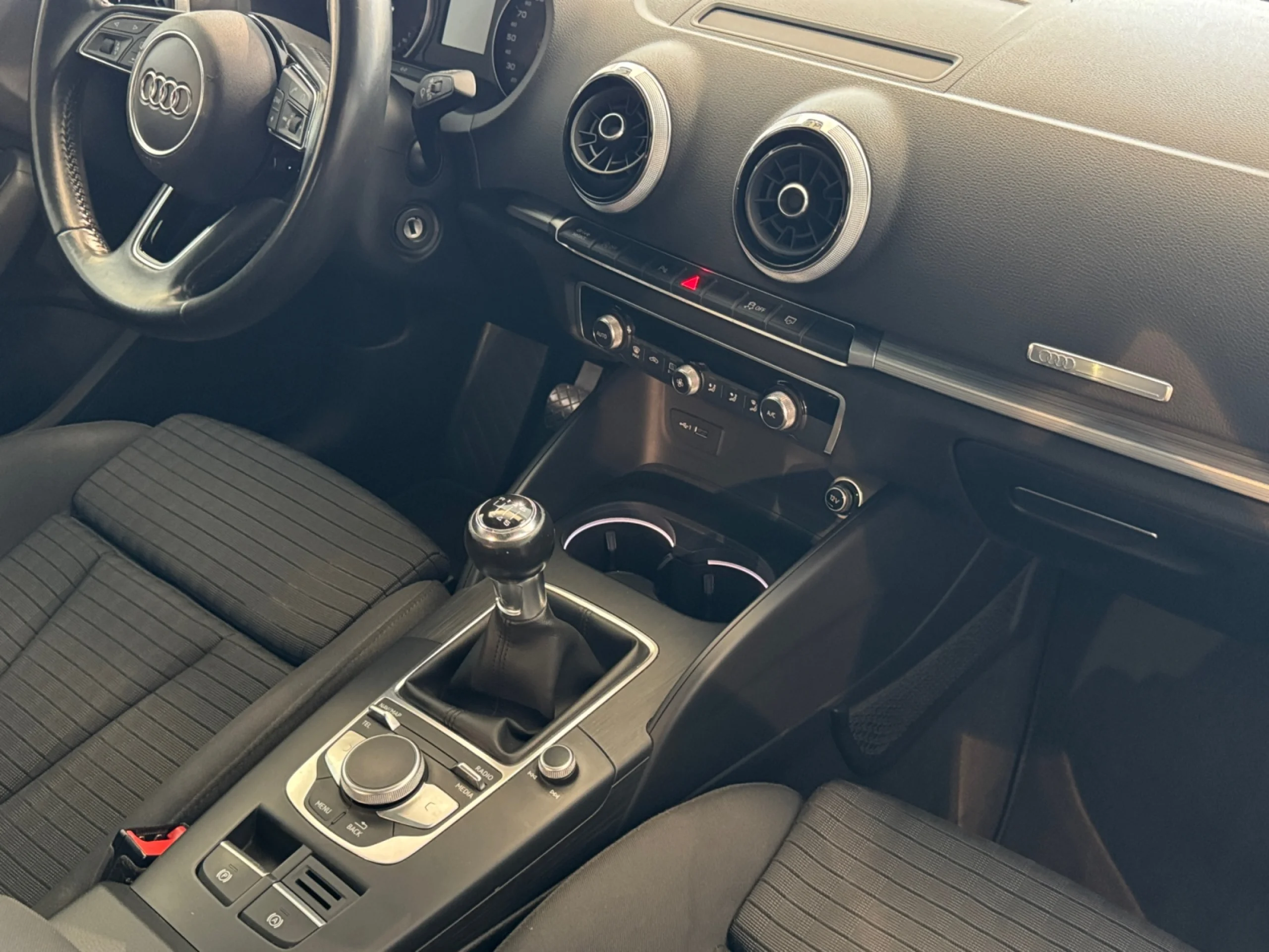 AUDI A3 2.0 TDI 150CV CLEAN D. S LINE EDITION - Foto 14