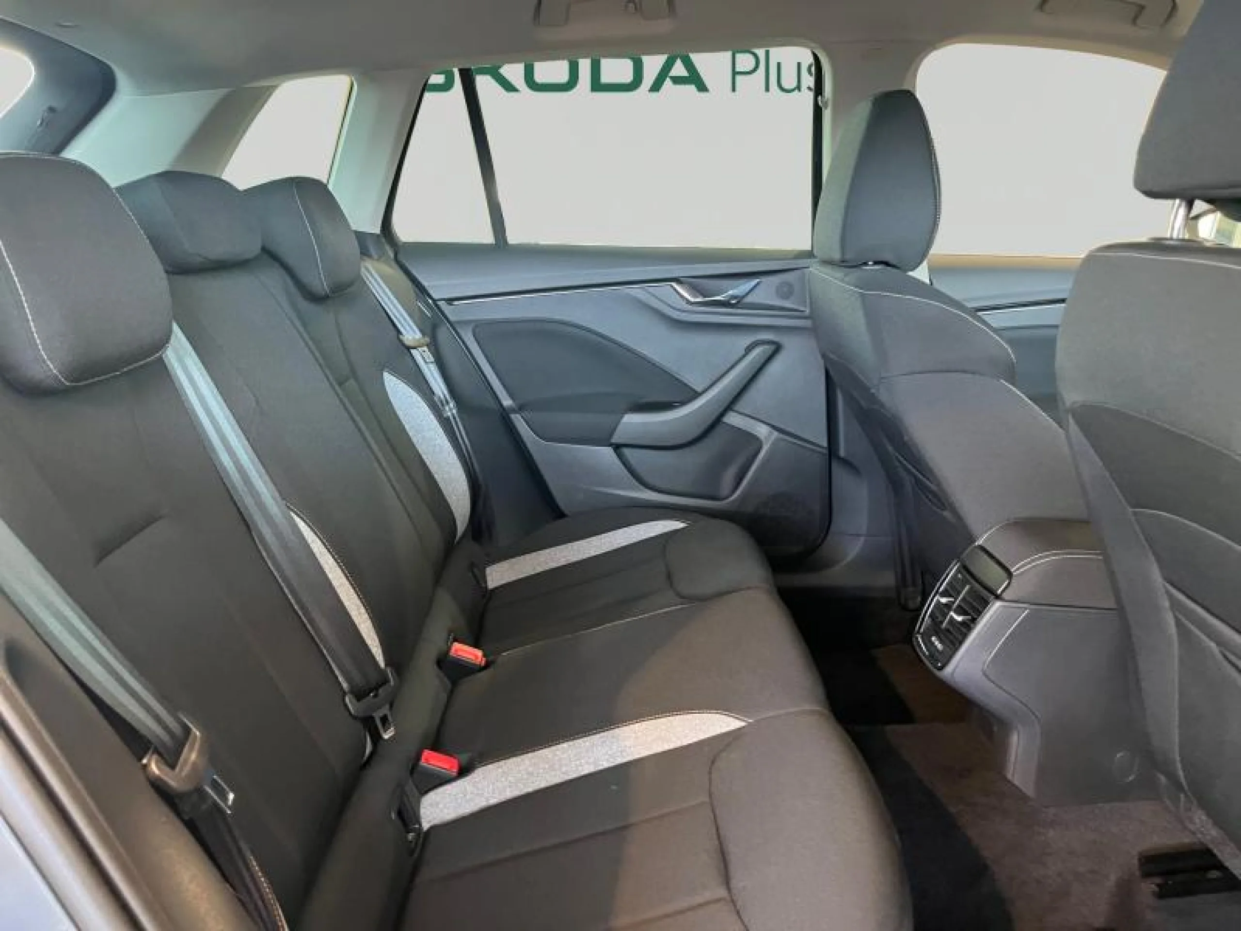 SKODA KAMIQ 1.0 TSI 85KW (115CV) SELECTION - Foto 6