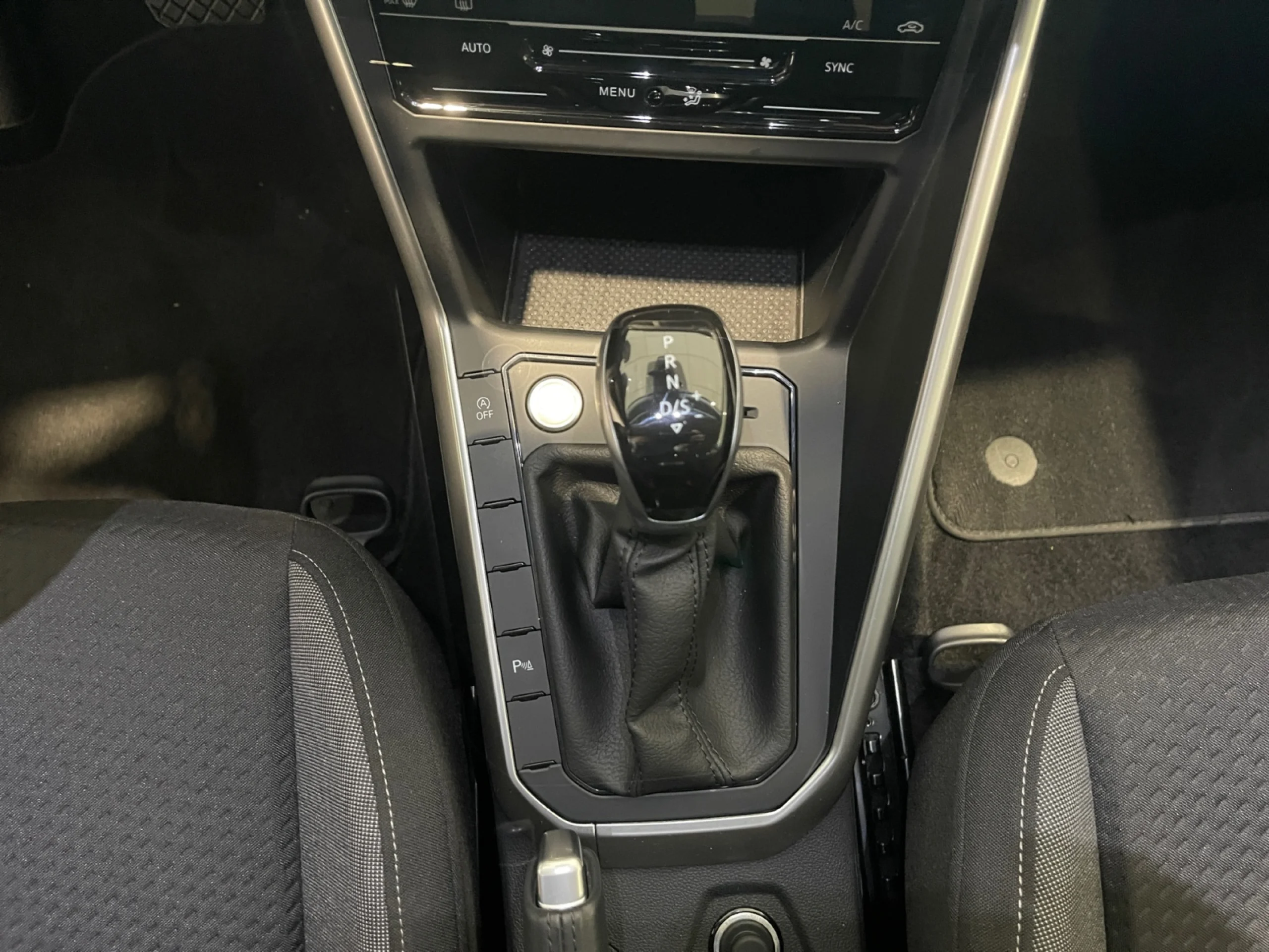 VOLKSWAGEN TAIGO TAIGO M S 1.0 TSI 85 KW (115 CV )  AUTOM TICO DSG 7 VEL. - Foto 11