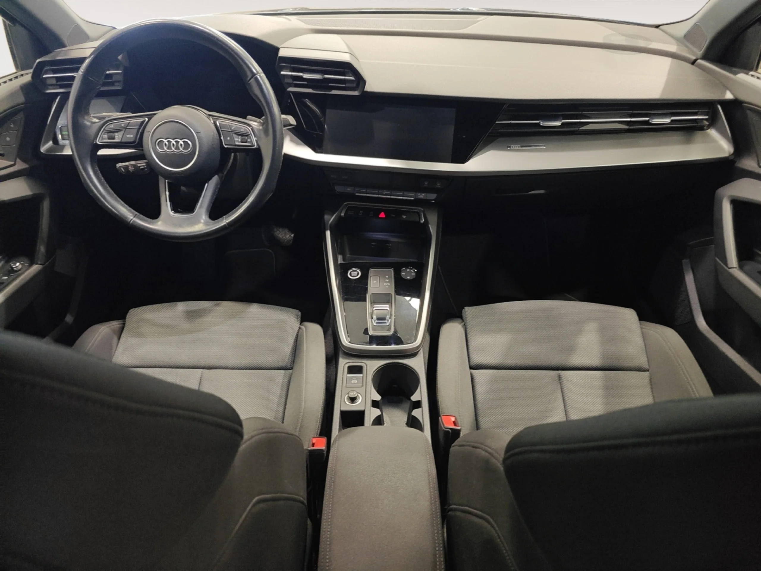 AUDI A3 SPORTBACK BLACK LINE 35 TFSI 110KW S TRO - Foto 4