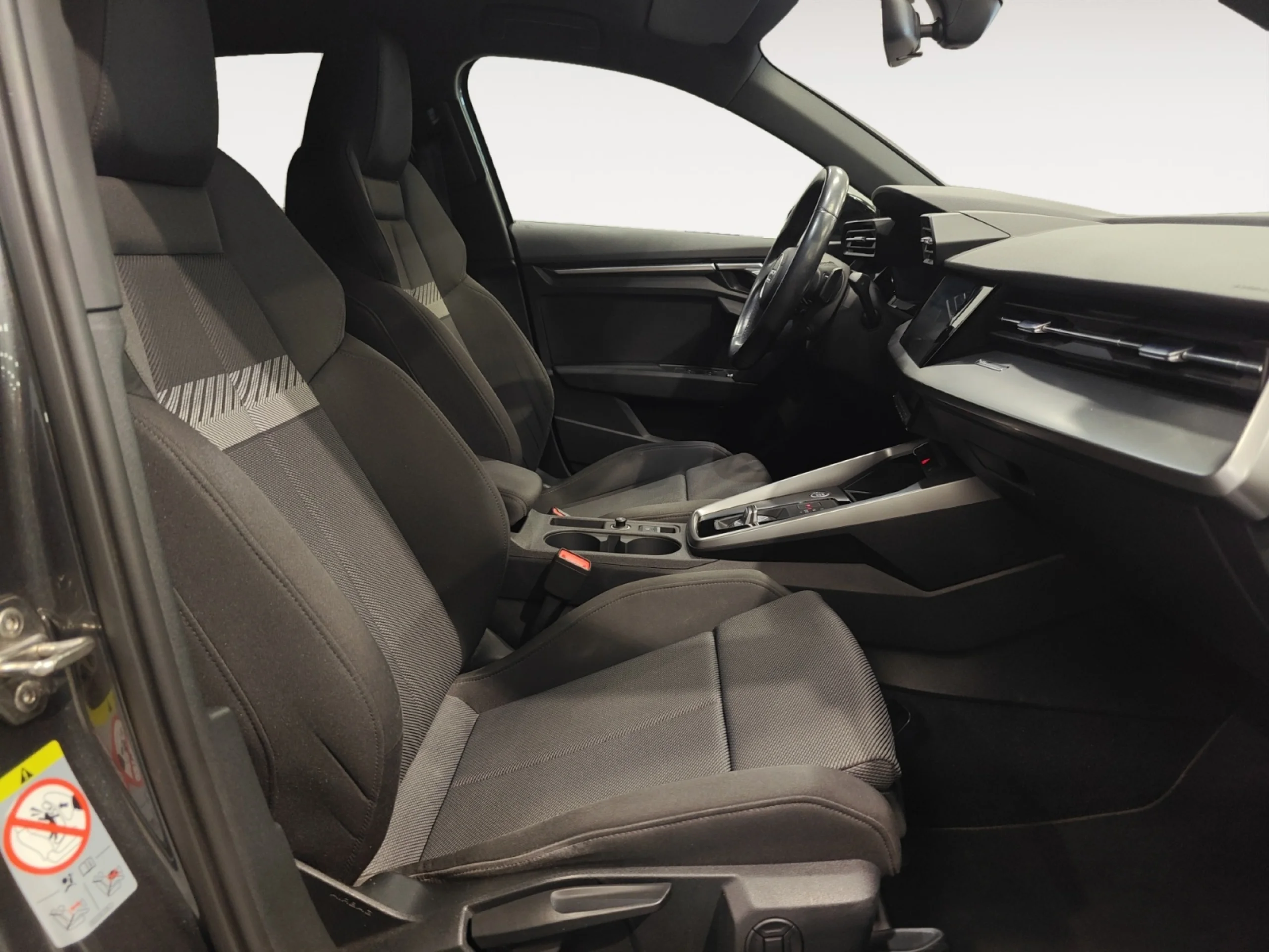 AUDI A3 SPORTBACK BLACK LINE 35 TFSI 110KW S TRO - Foto 5