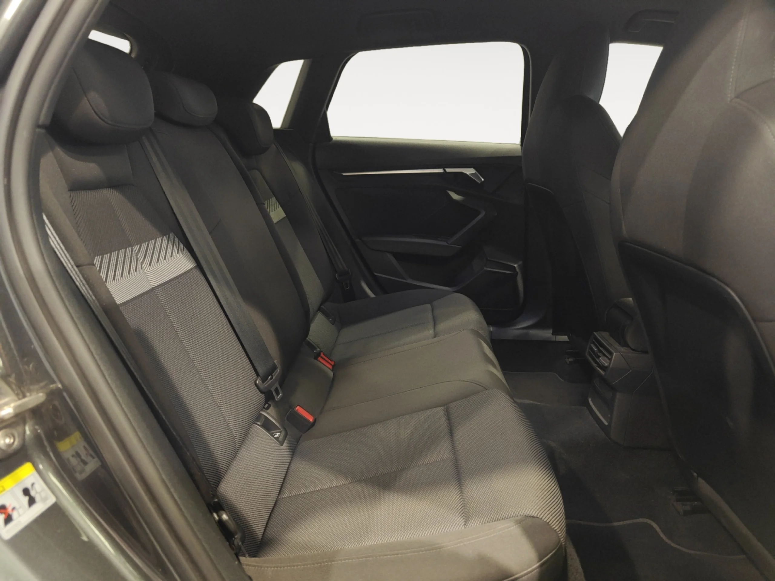 AUDI A3 SPORTBACK BLACK LINE 35 TFSI 110KW S TRO - Foto 6