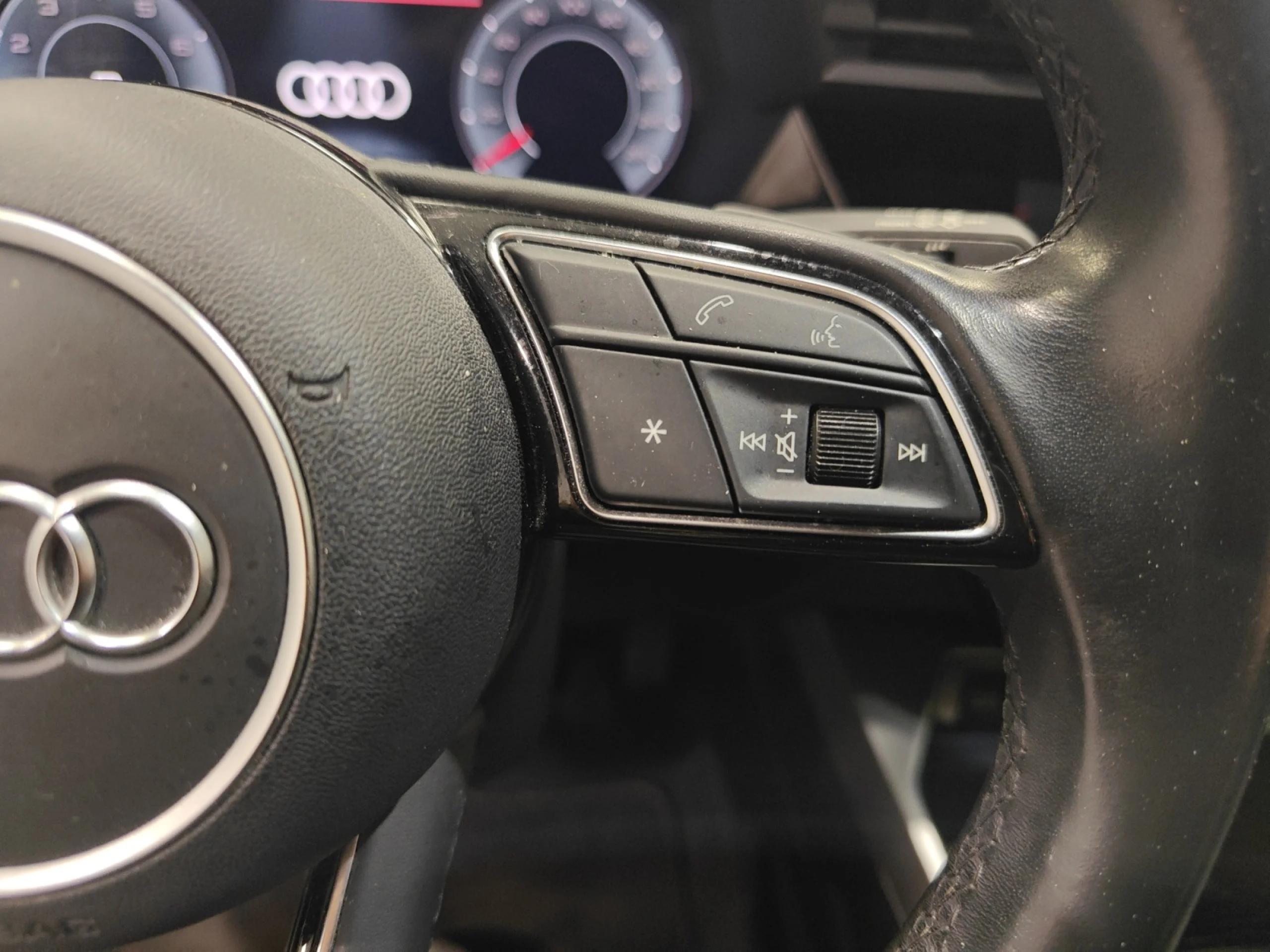 AUDI A3 SPORTBACK BLACK LINE 35 TFSI 110KW S TRO - Foto 10