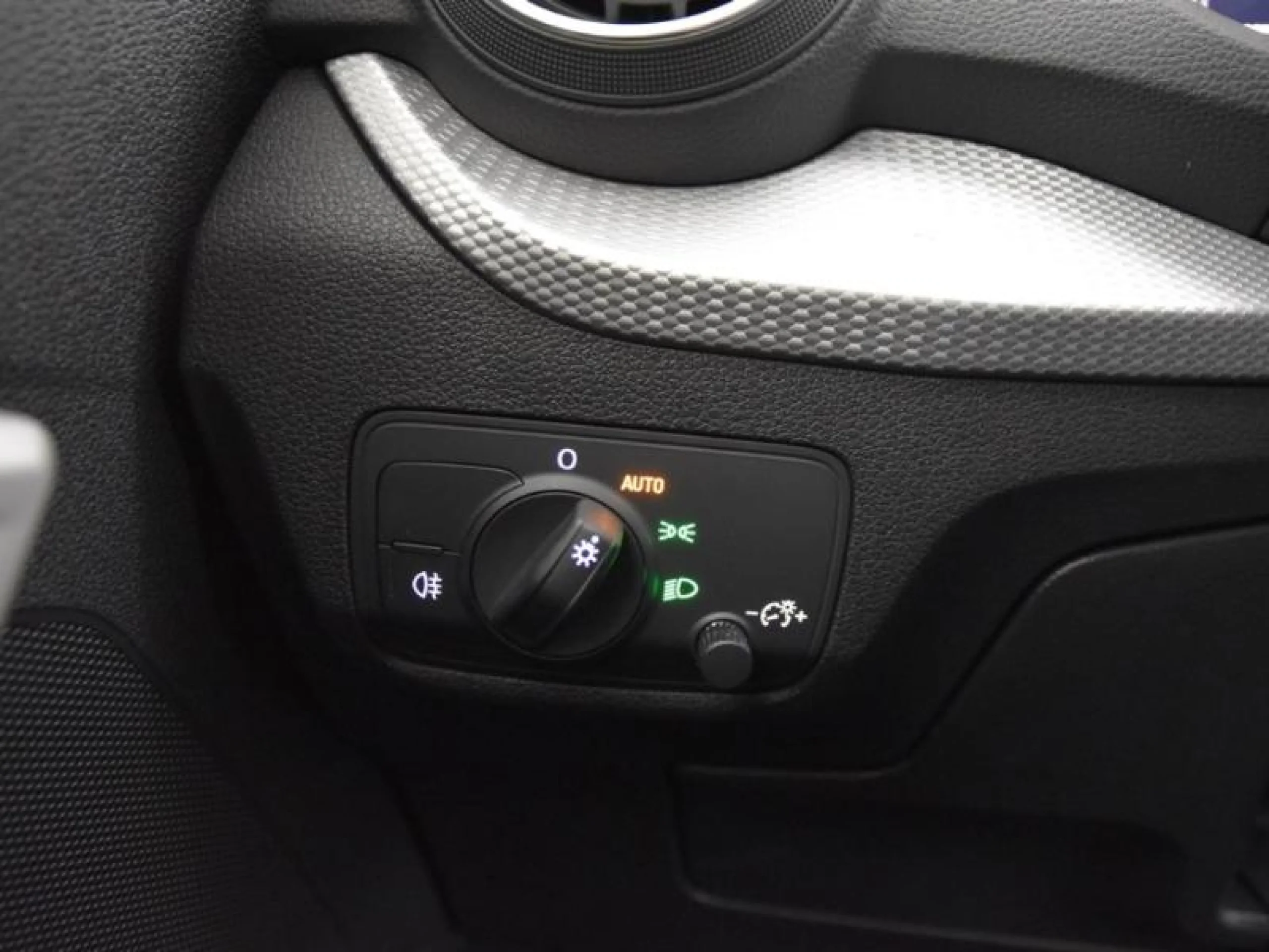 AUDI Q2 30 TFSI 81KW (110CV) - Foto 16