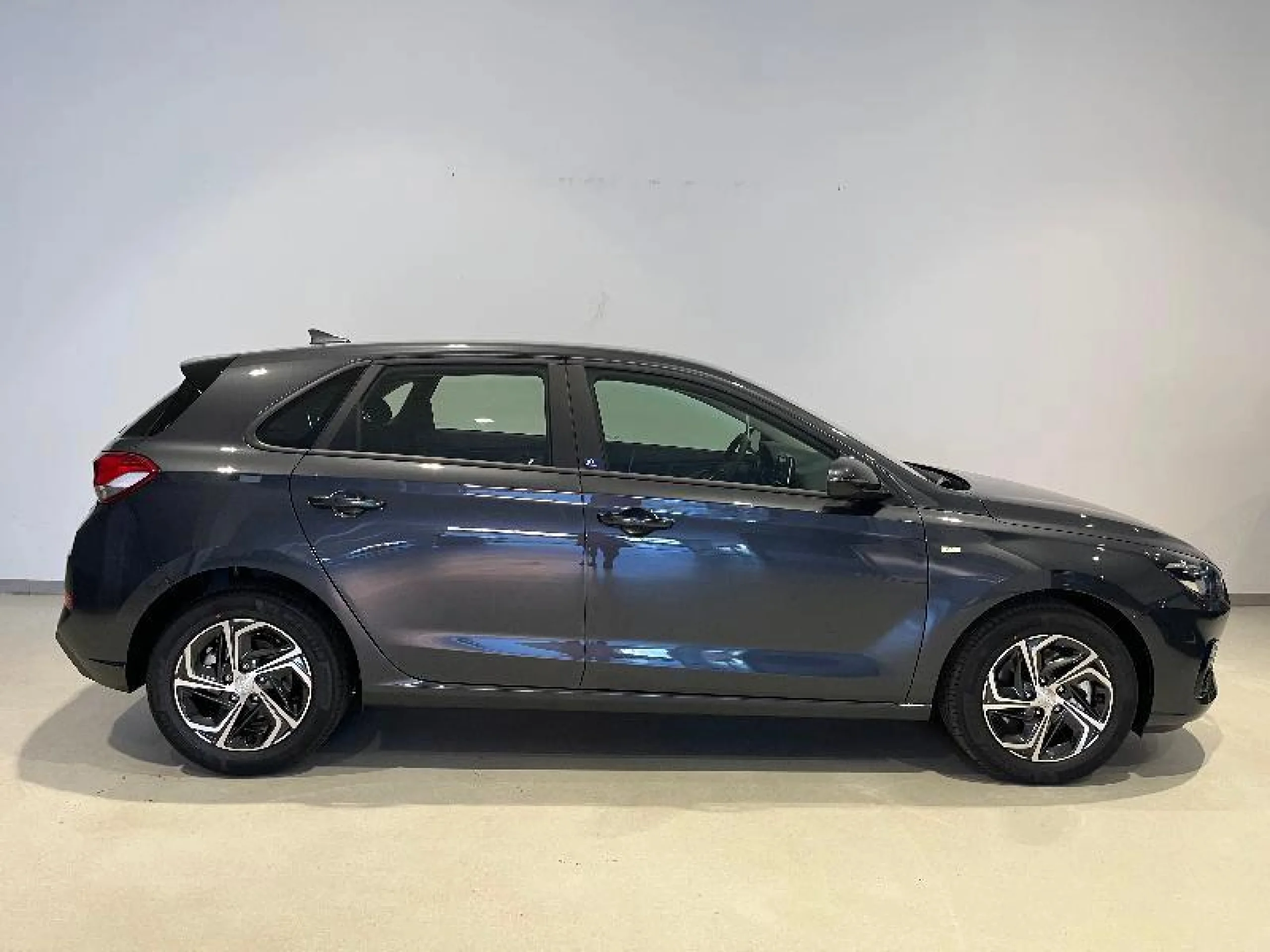 HYUNDAI I30 I30 5P TGDI 1.0 100CV 48V KLASS - Foto 3
