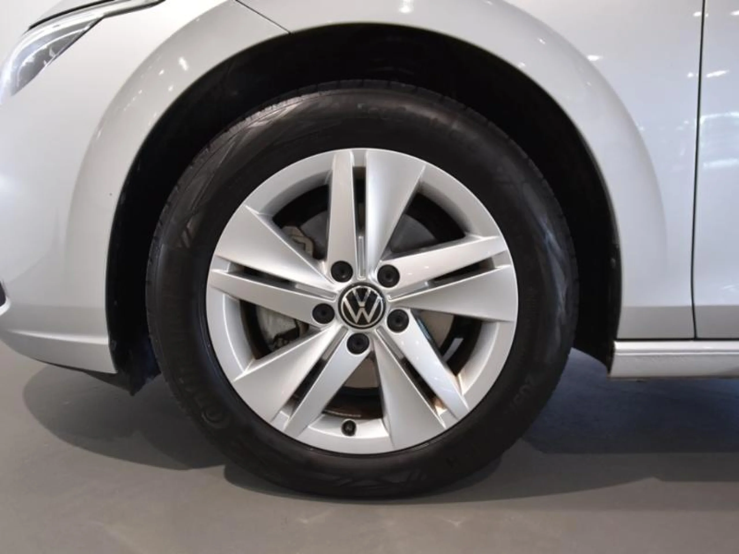 VOLKSWAGEN GOLF LIFE 1.0 ETSI 81KW (110CV) DSG - Foto 9