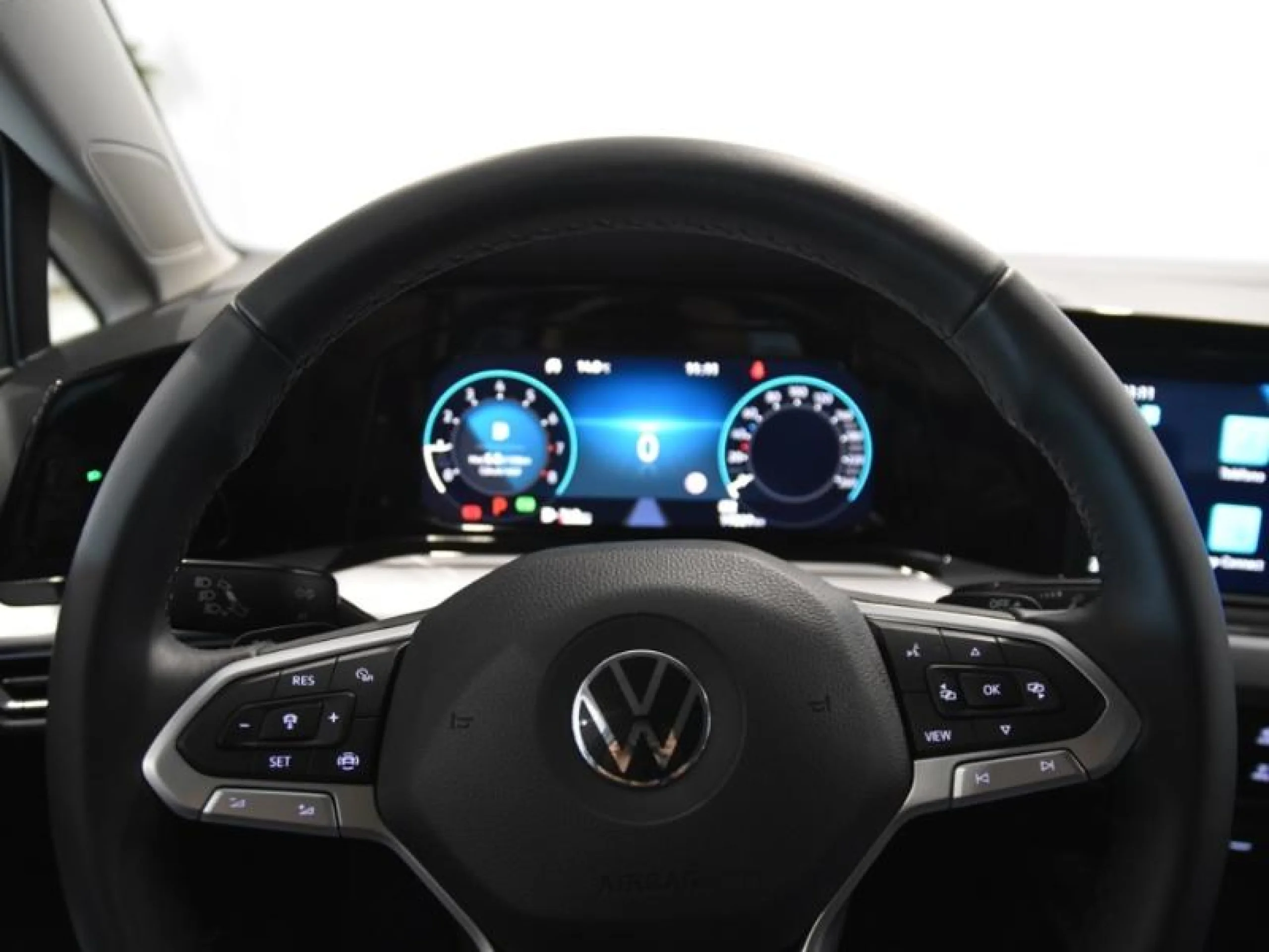 VOLKSWAGEN GOLF LIFE 1.0 ETSI 81KW (110CV) DSG - Foto 17