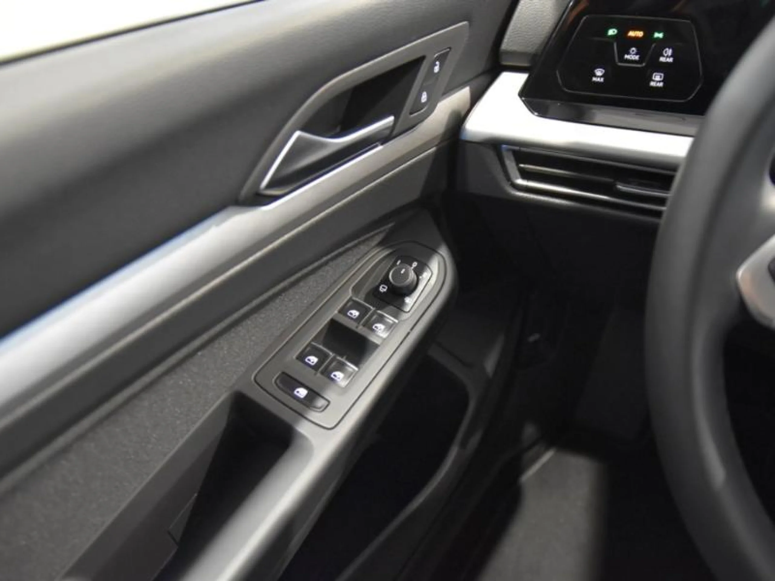 VOLKSWAGEN GOLF LIFE 1.0 ETSI 81KW (110CV) DSG - Foto 18