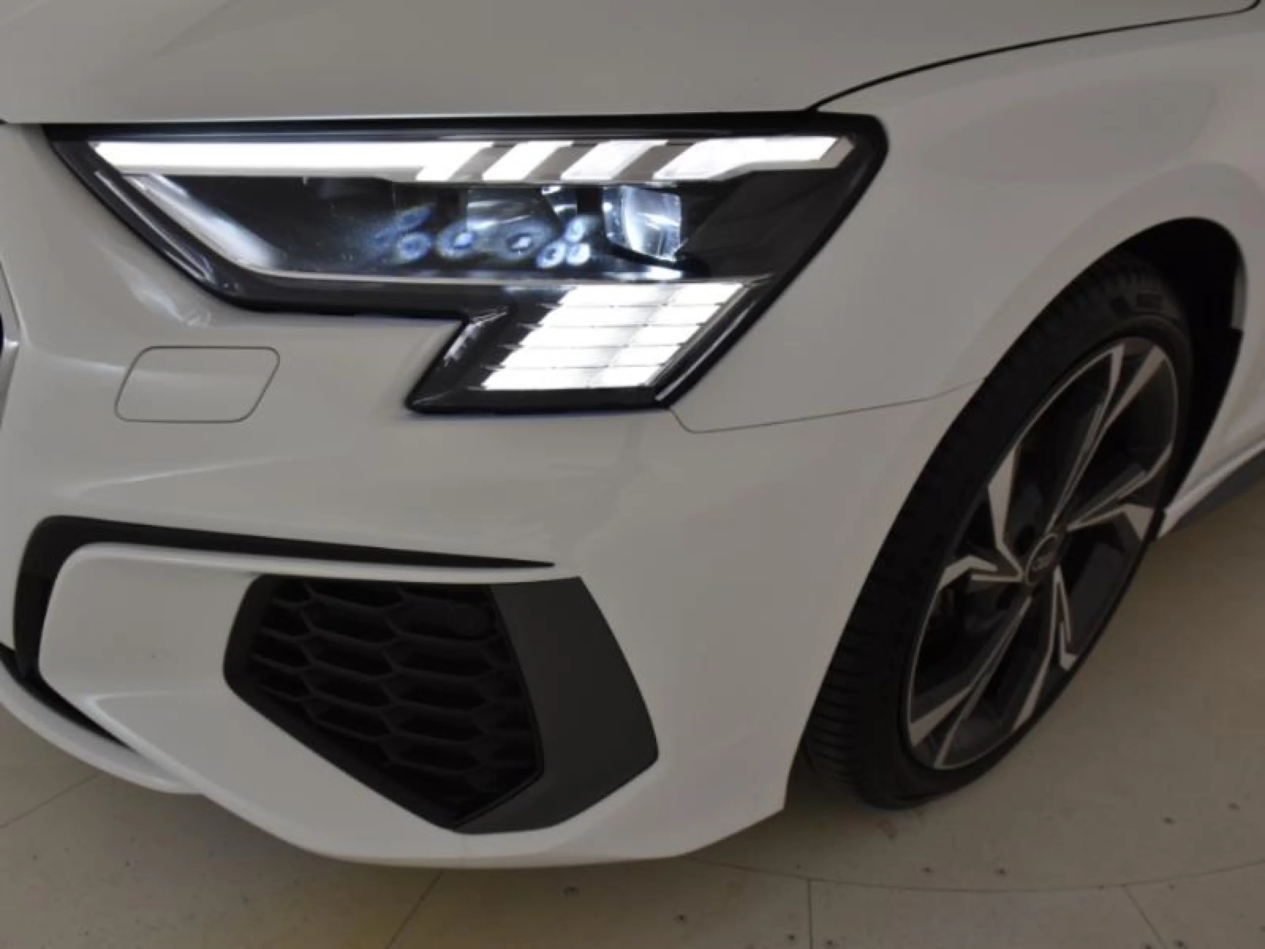 AUDI A3 SPORTBACK GENUINE 35 TDI 110KW S TRONIC - Foto 17