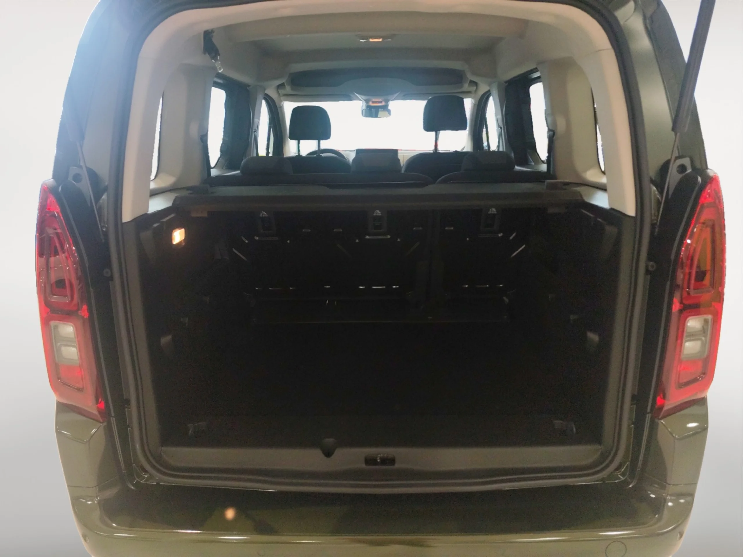 OPEL COMERCIALES COMBO COMBO 100 CV 1.5 TD S/S MT6 6.4 - Foto 8