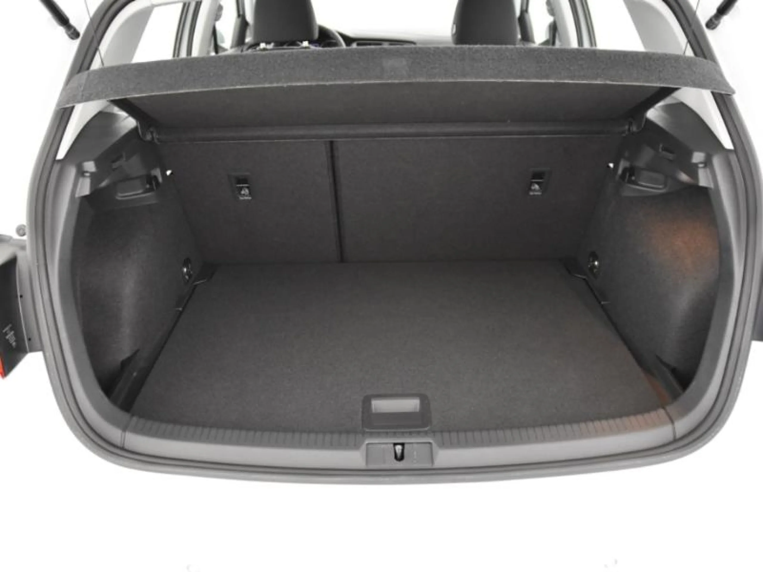 VOLKSWAGEN GOLF LAST EDITION 1.6 TDI 85KW (115CV) - Foto 7