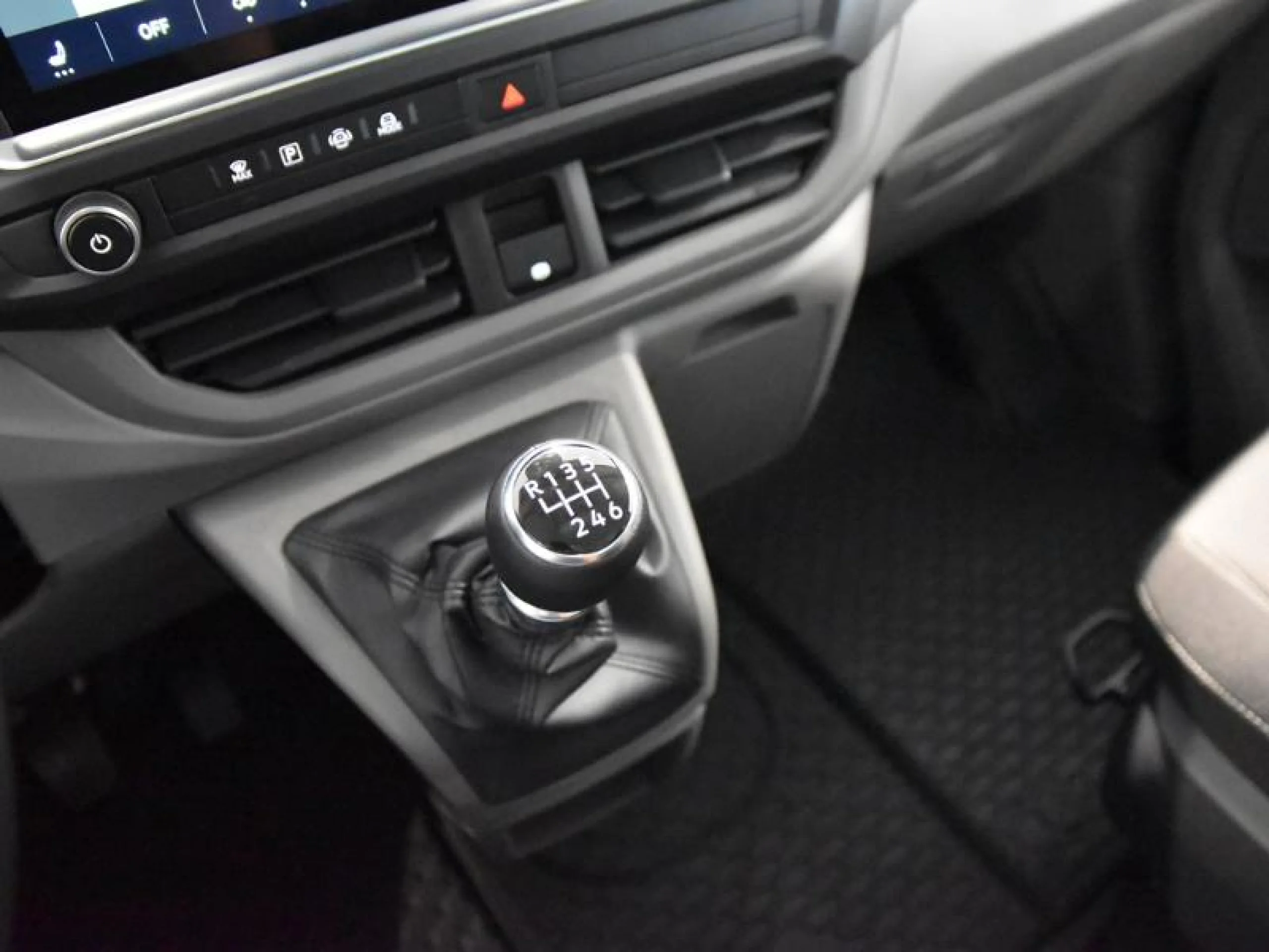 VOLKSWAGEN CARAVELLE CORTA 2.0 TDI 81 KW (110 CV) 6 VE - Foto 12