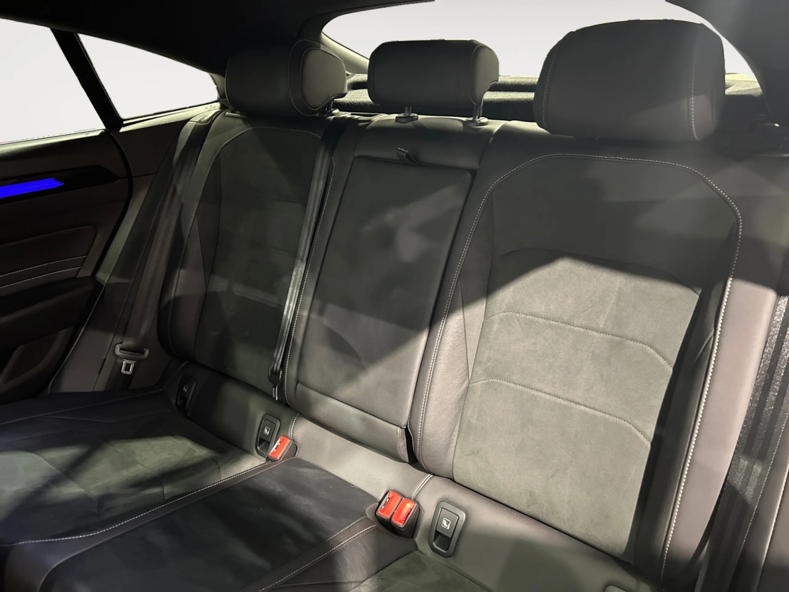 VOLKSWAGEN ARTEON R LINE 2.0 TDI 110KW (150CV) DSG - Foto 6