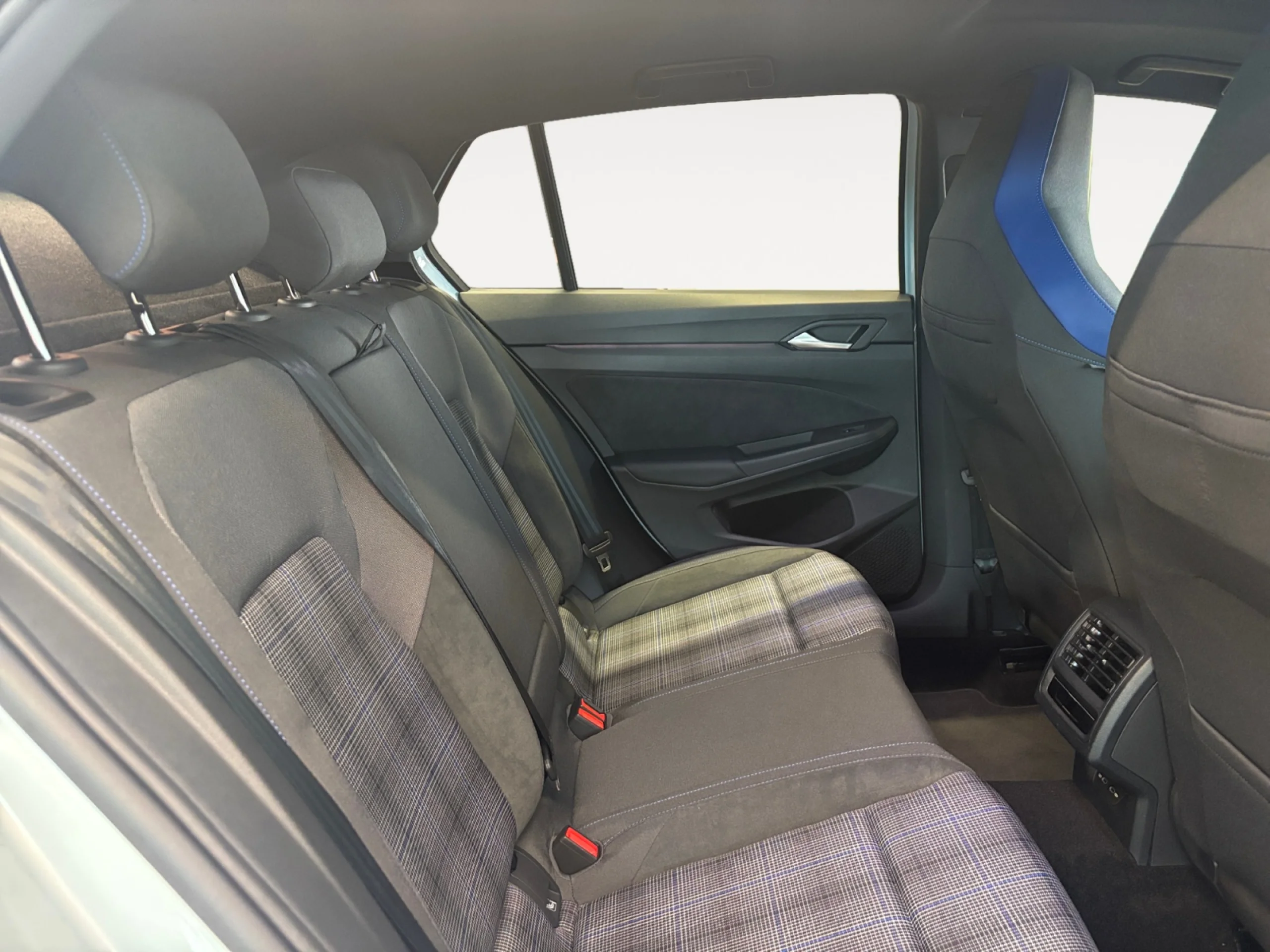 VOLKSWAGEN GOLF GTE 1.5 PHEV 130KW / 85KW DSG - Foto 6