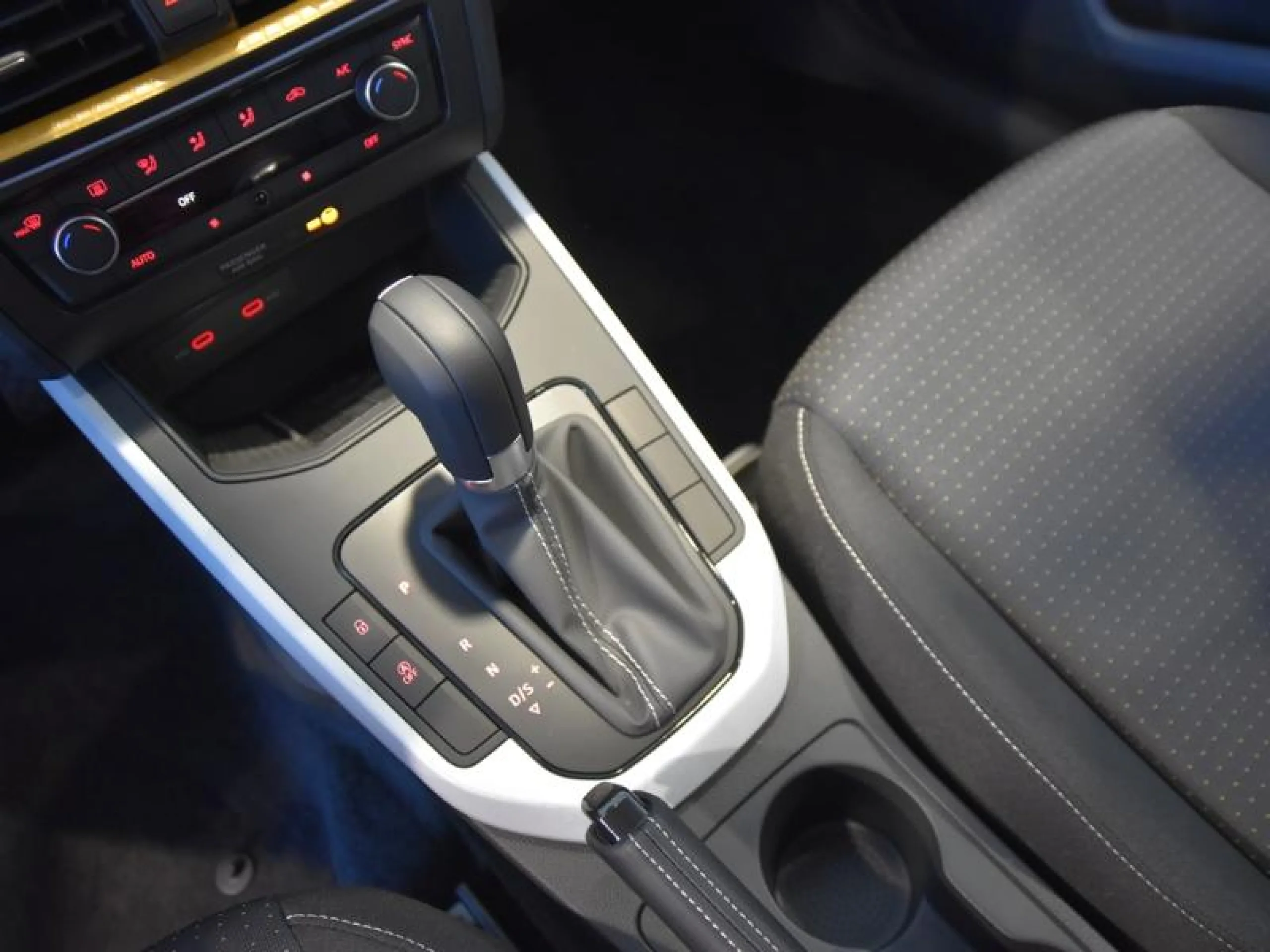 SEAT ARONA 1.0 TSI 81KW DSG STYLE XL - Foto 8