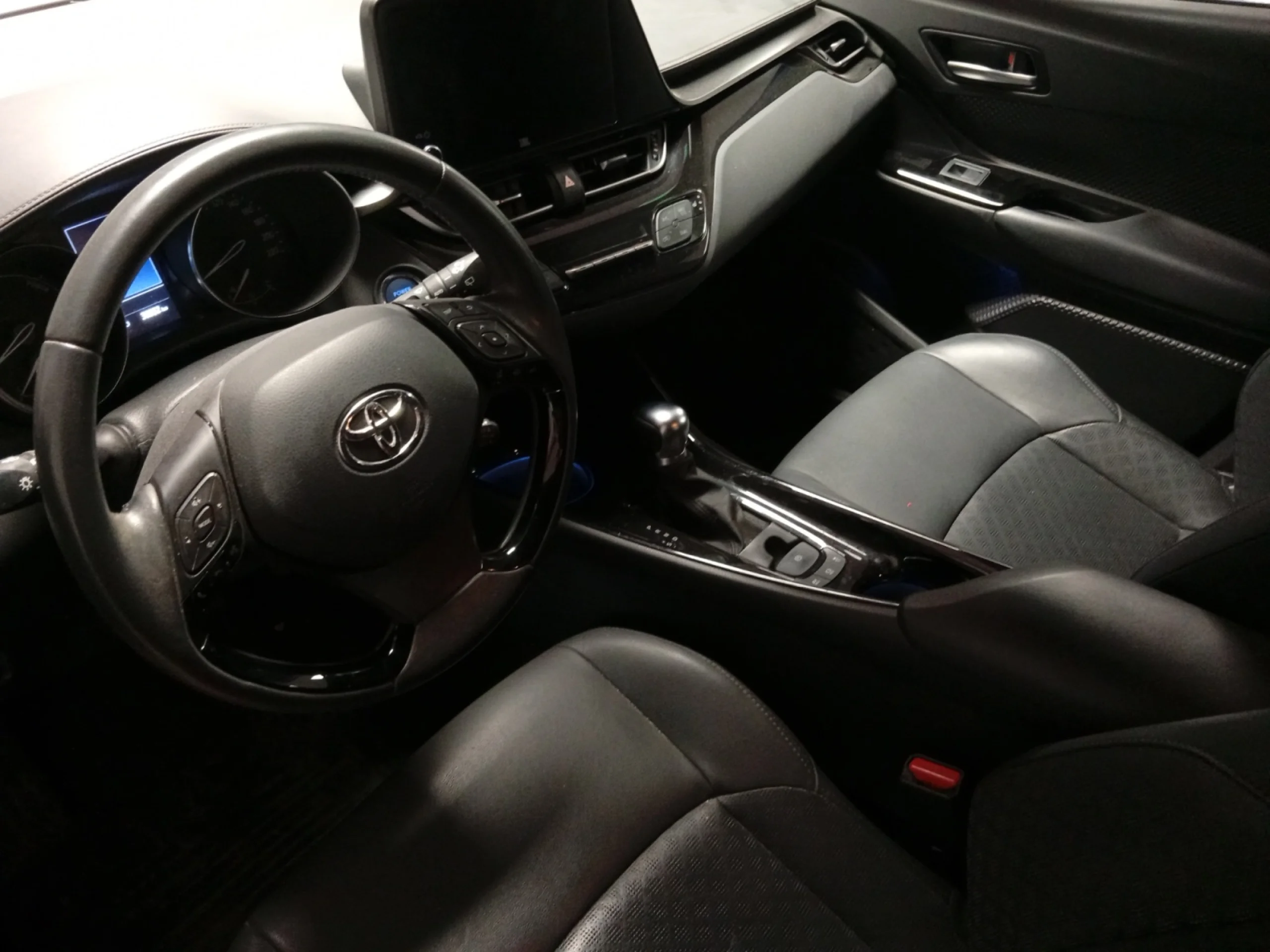 TOYOTA C HR 2.0 180H ADVANCE - Foto 8