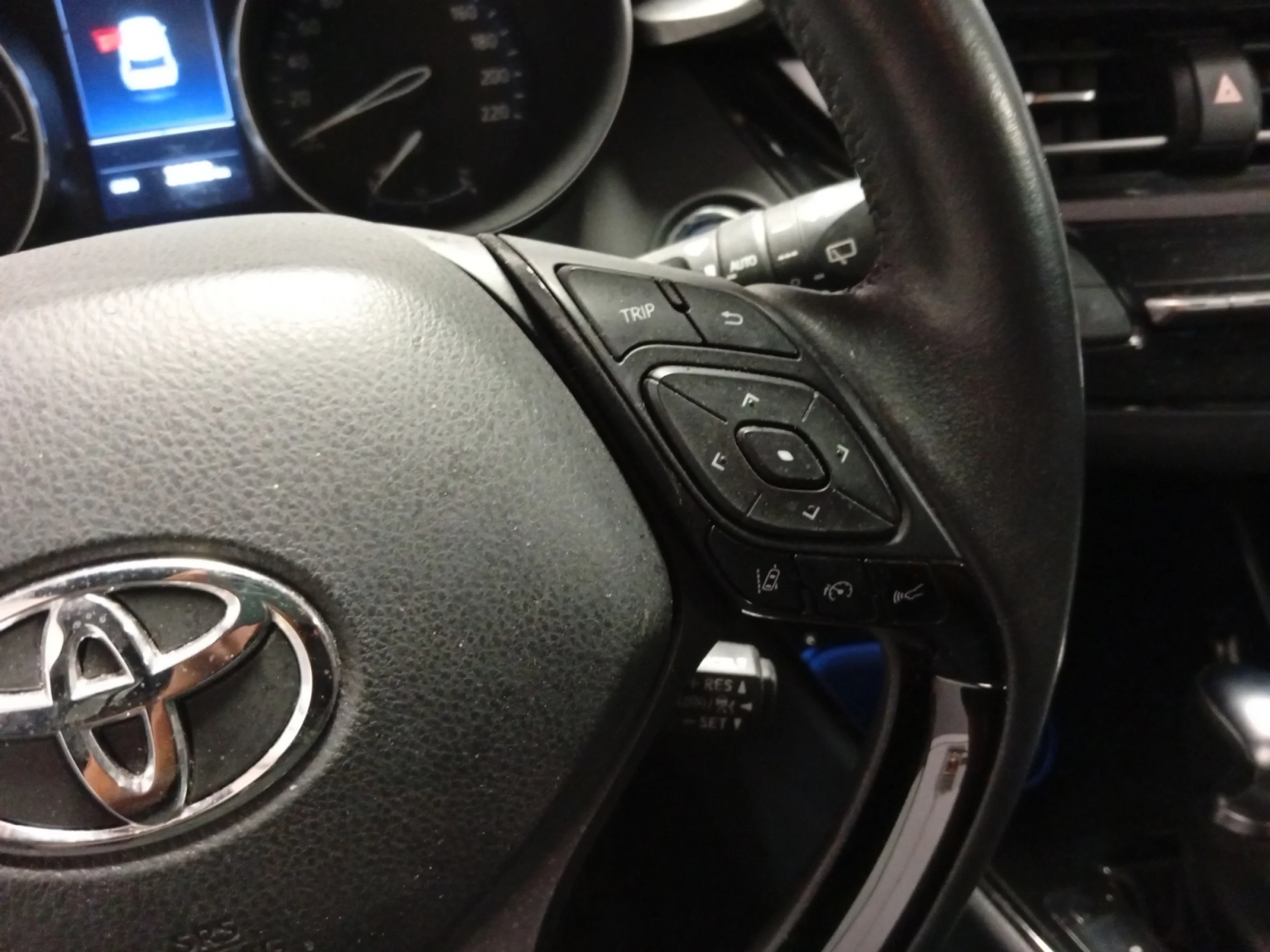 TOYOTA C HR 2.0 180H ADVANCE - Foto 9