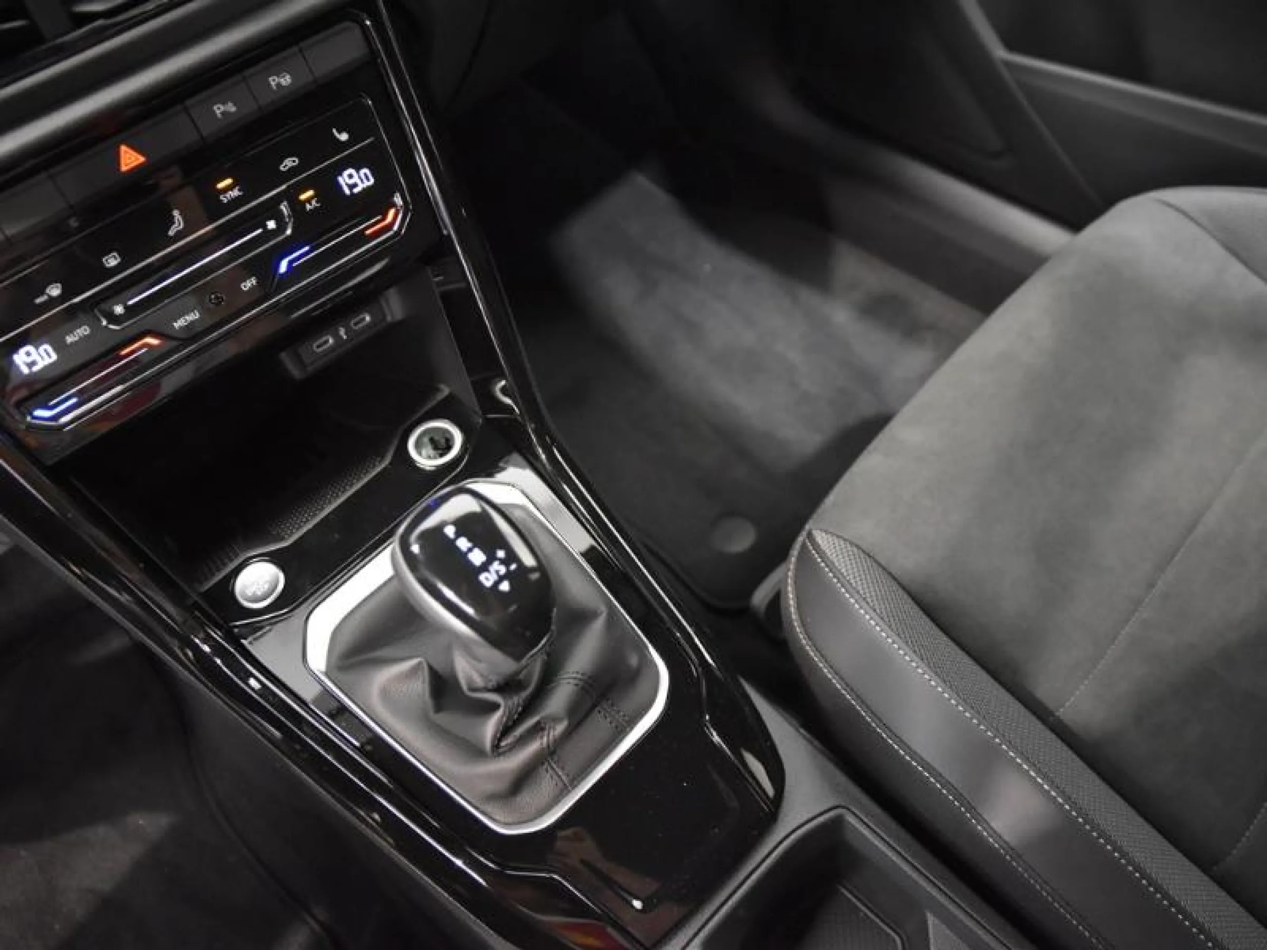 VOLKSWAGEN T ROC T ROC DARK LINE 1.5 TSI 110 KW (150 CV)  AUTOMÁTICO DSG 7 VEL. - Foto 11