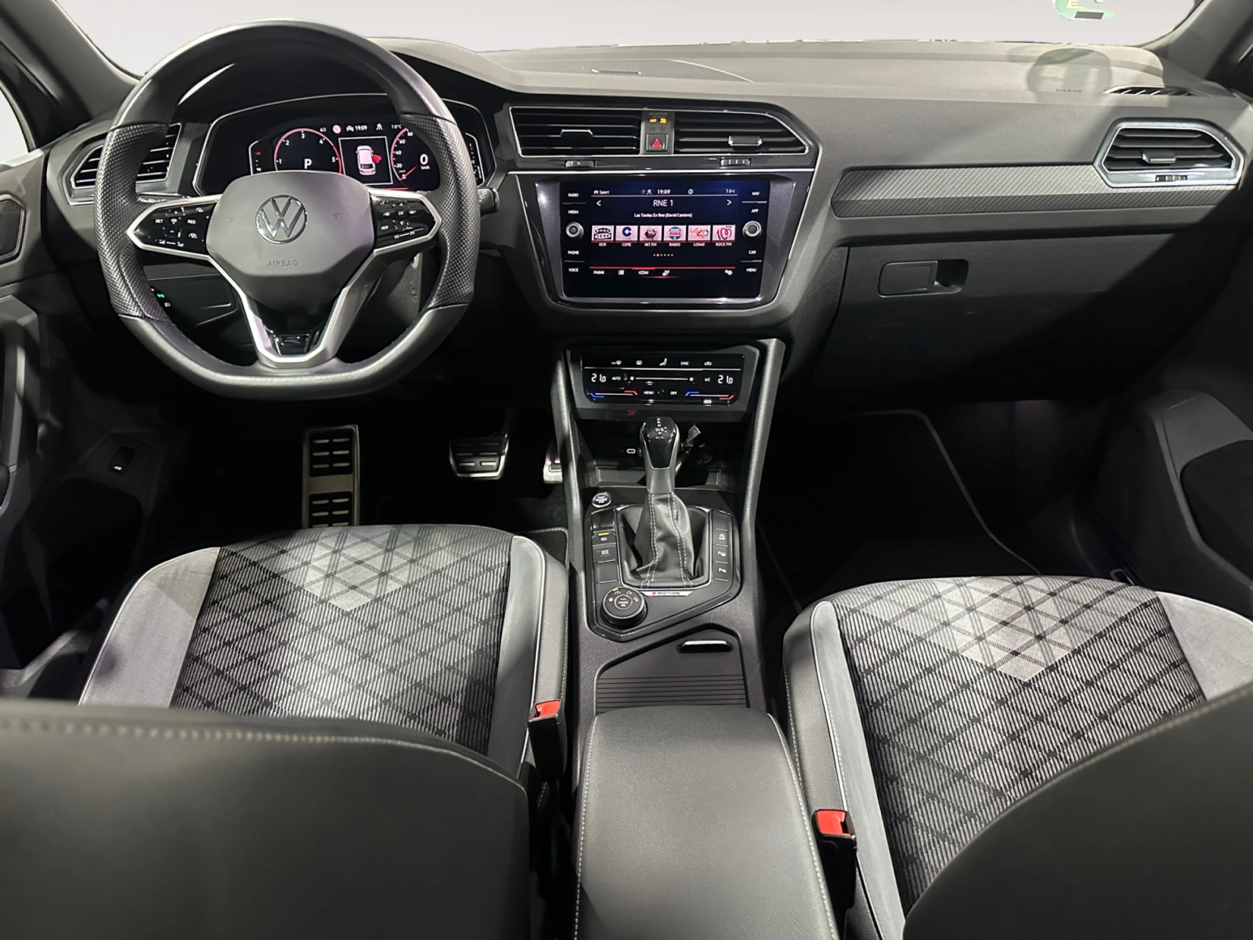 VOLKSWAGEN TIGUAN R LINE 2.0 TDI 110KW (150CV) DSG 4MOTION - Foto 4