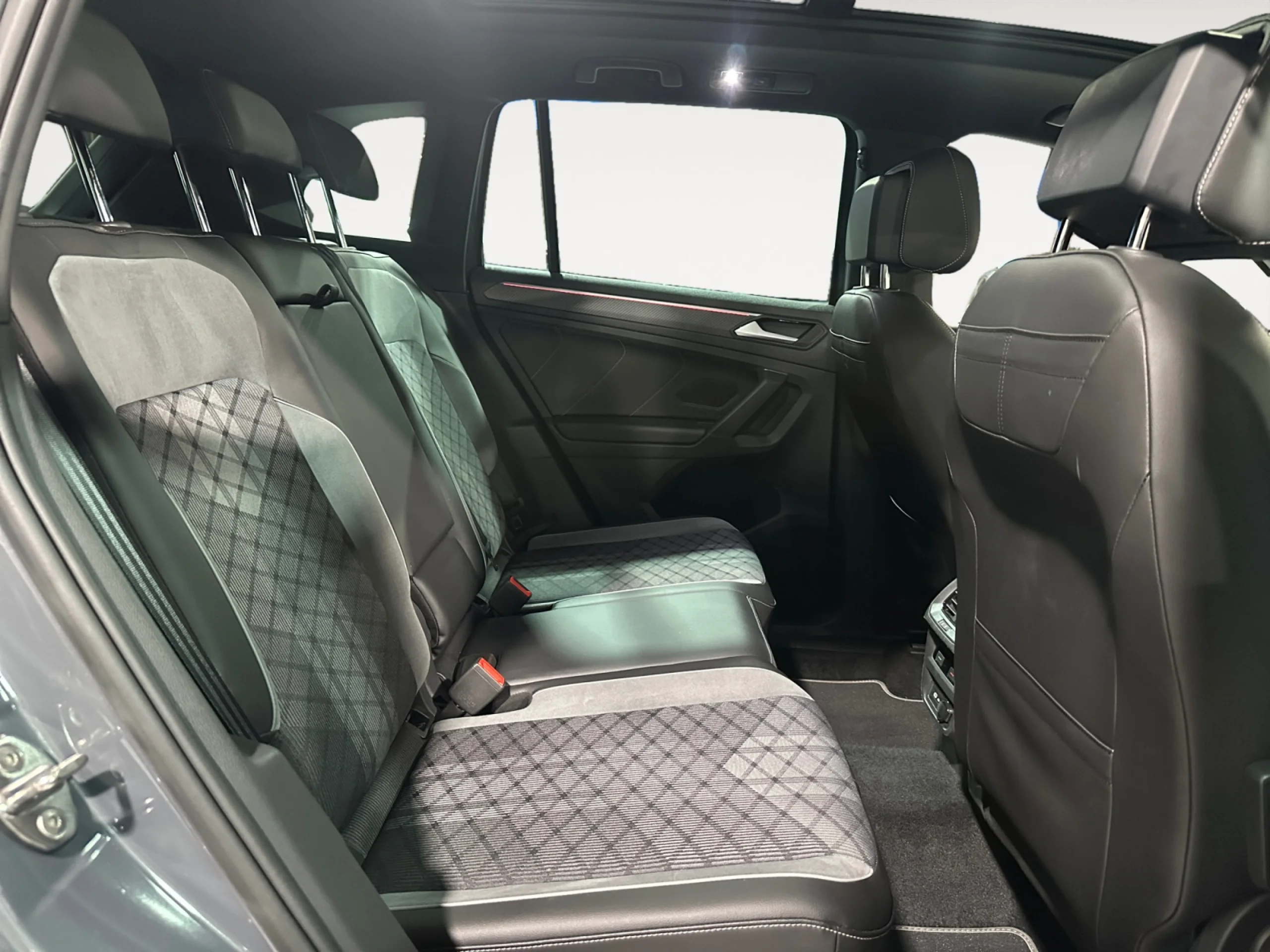 VOLKSWAGEN TIGUAN R LINE 2.0 TDI 110KW (150CV) DSG 4MOTION - Foto 6