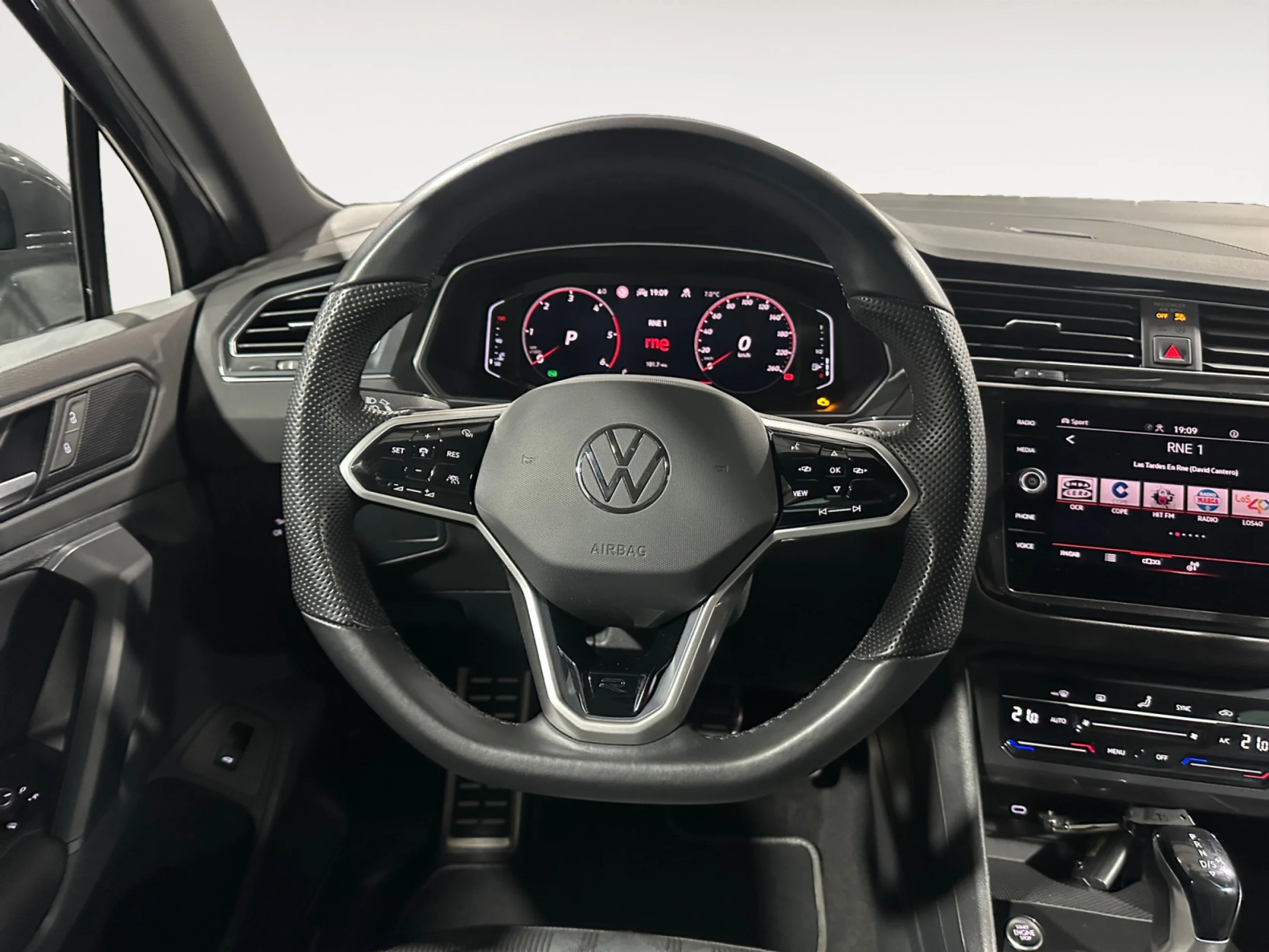 VOLKSWAGEN TIGUAN R LINE 2.0 TDI 110KW (150CV) DSG 4MOTION - Foto 11