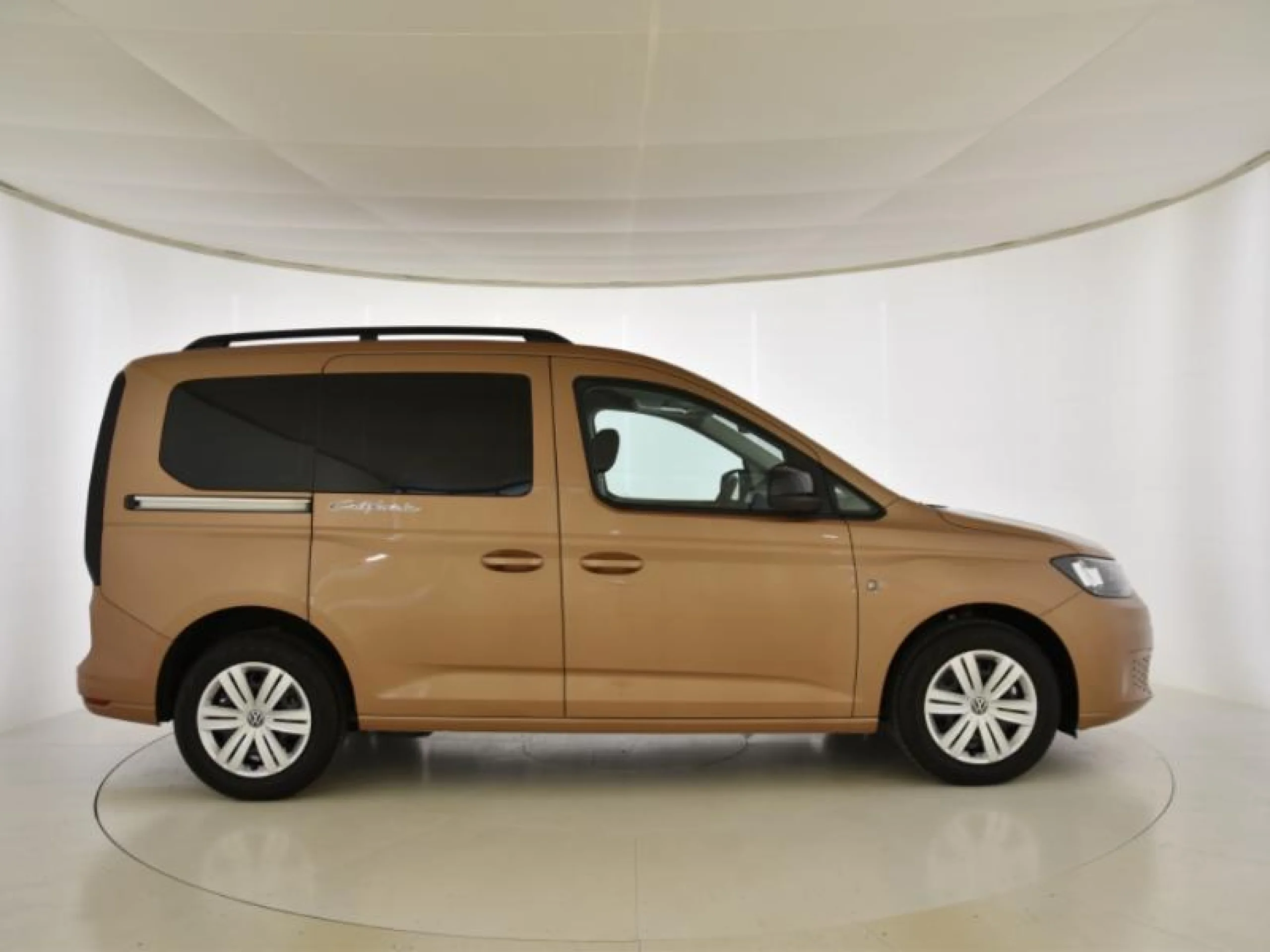 VW COMERCIALES Caddy CADDY  CALIFORNIA 5 ASIENTOS  2.0 TDI 90 KW (122 CV) DSG 7 VEL. 2.400 - Foto 3
