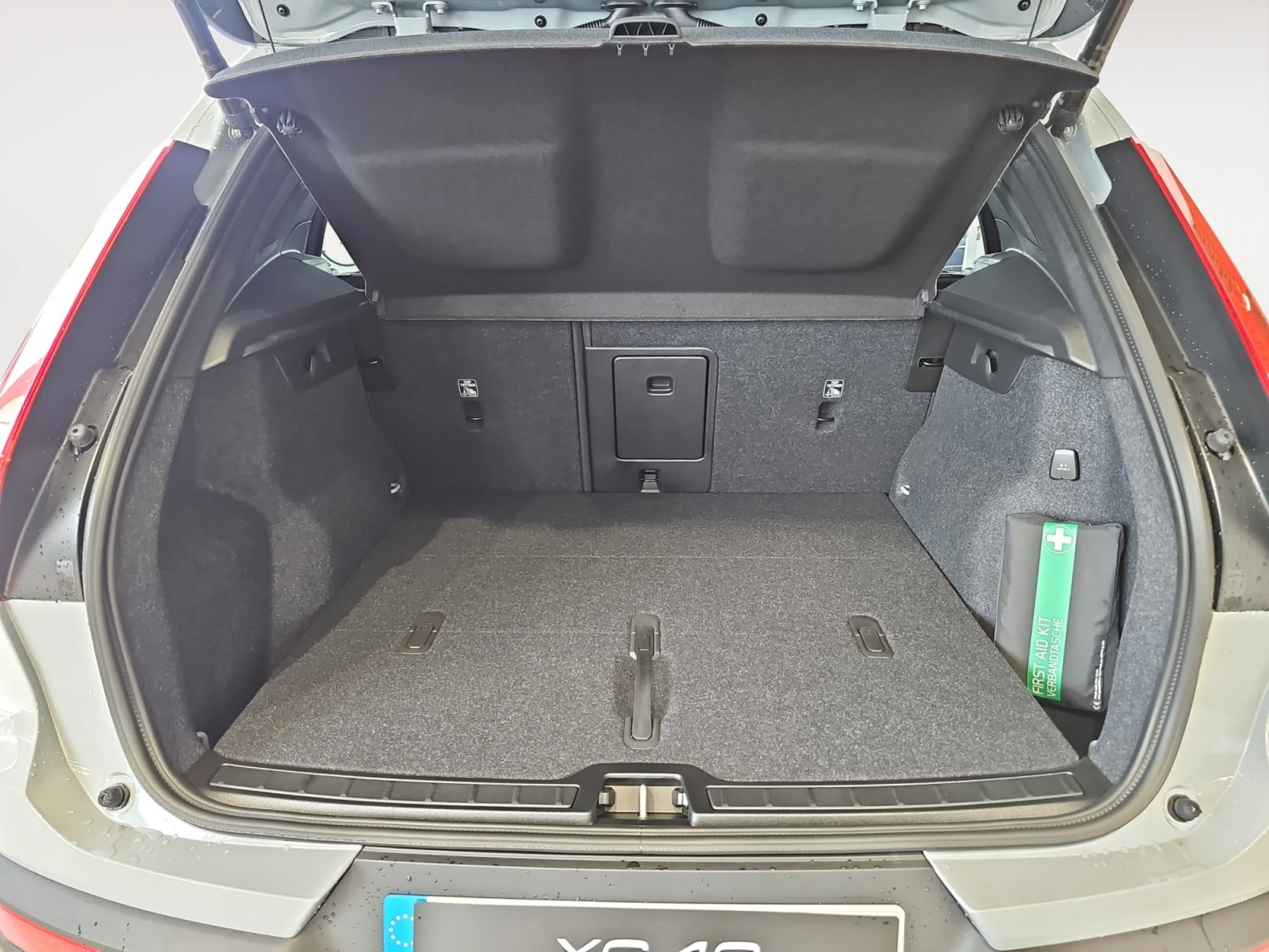 VOLVO XC40 2.0 B3 G BLACK EDITION PLUS AUTO - Foto 8