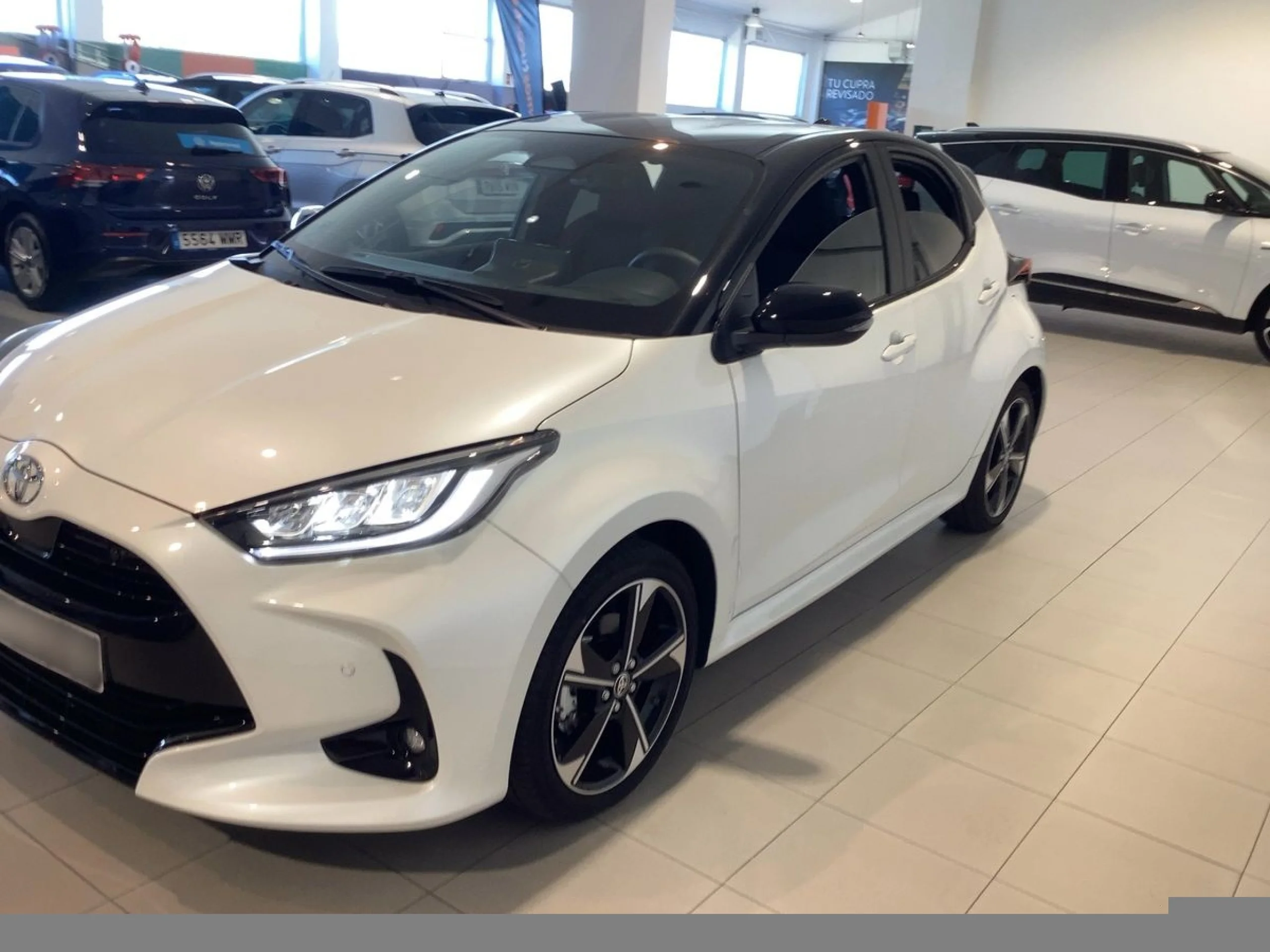 TOYOTA Yaris 1.5 130H PREMIERE EDITION - Foto 3
