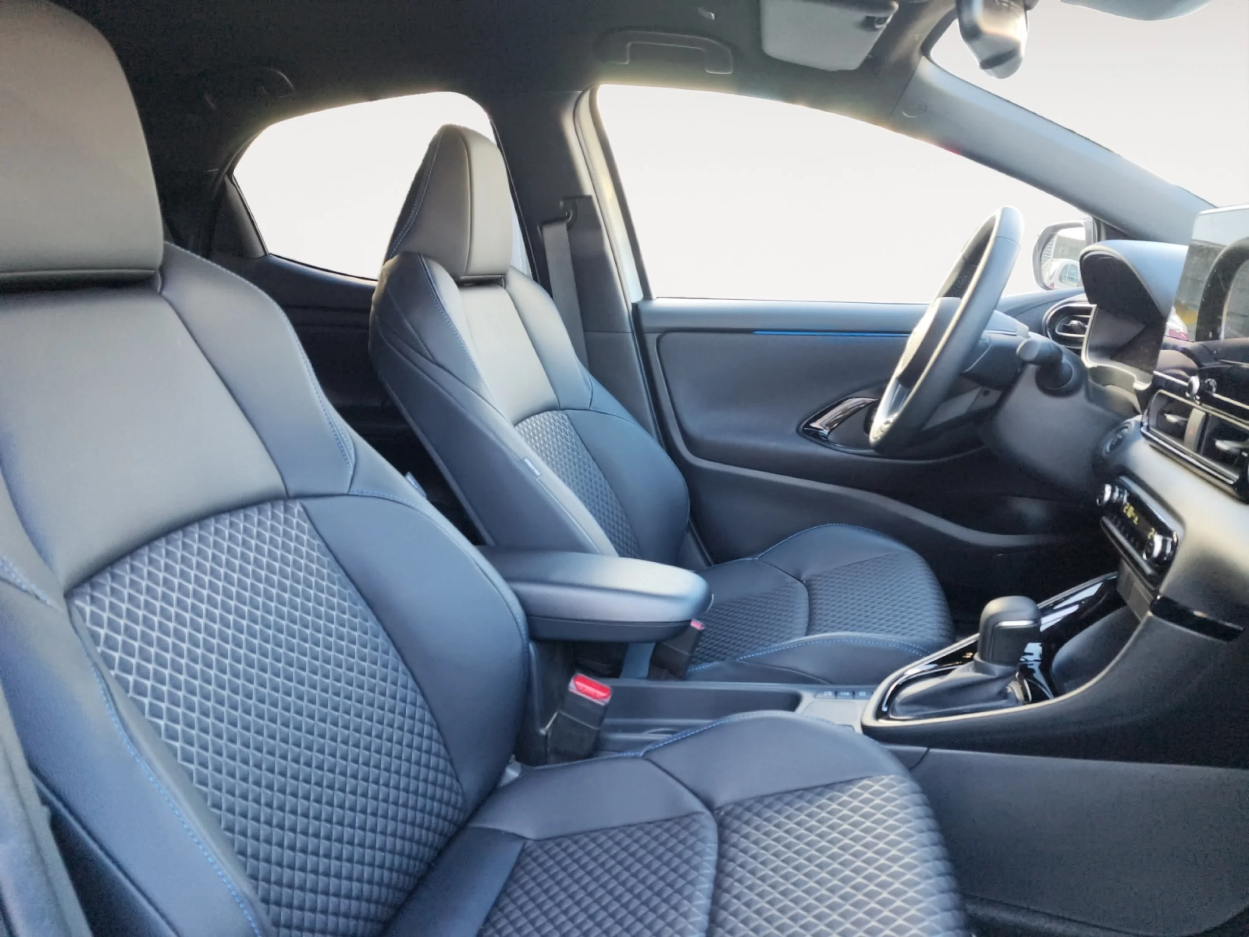 TOYOTA Yaris 1.5 130H PREMIERE EDITION - Foto 5