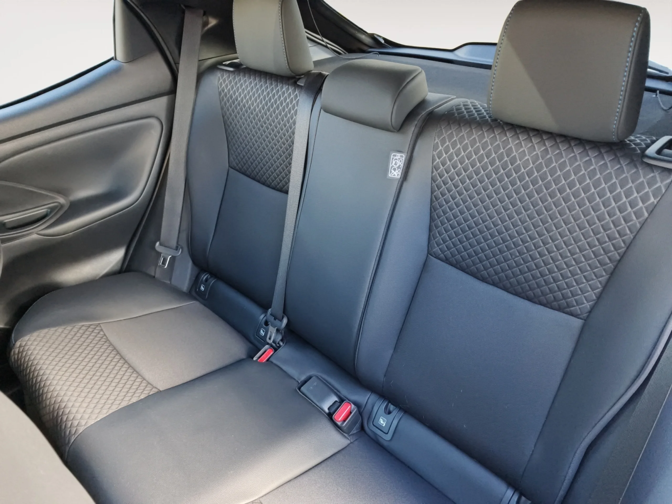 TOYOTA Yaris 1.5 130H PREMIERE EDITION - Foto 6