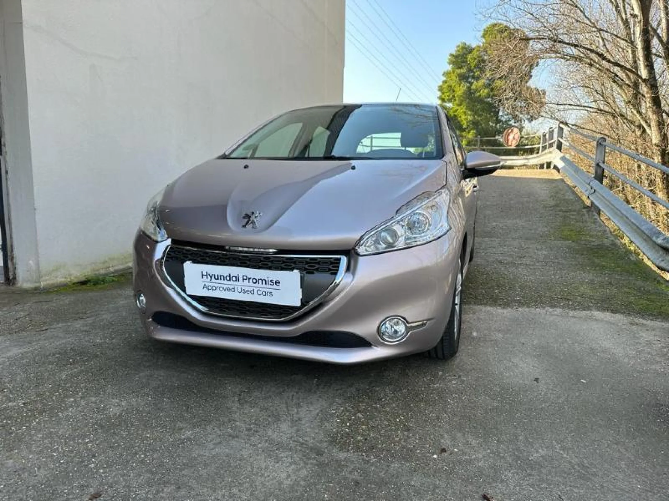 PEUGEOT 208 5P ALLURE 1.2 VTI 82 - Foto 2