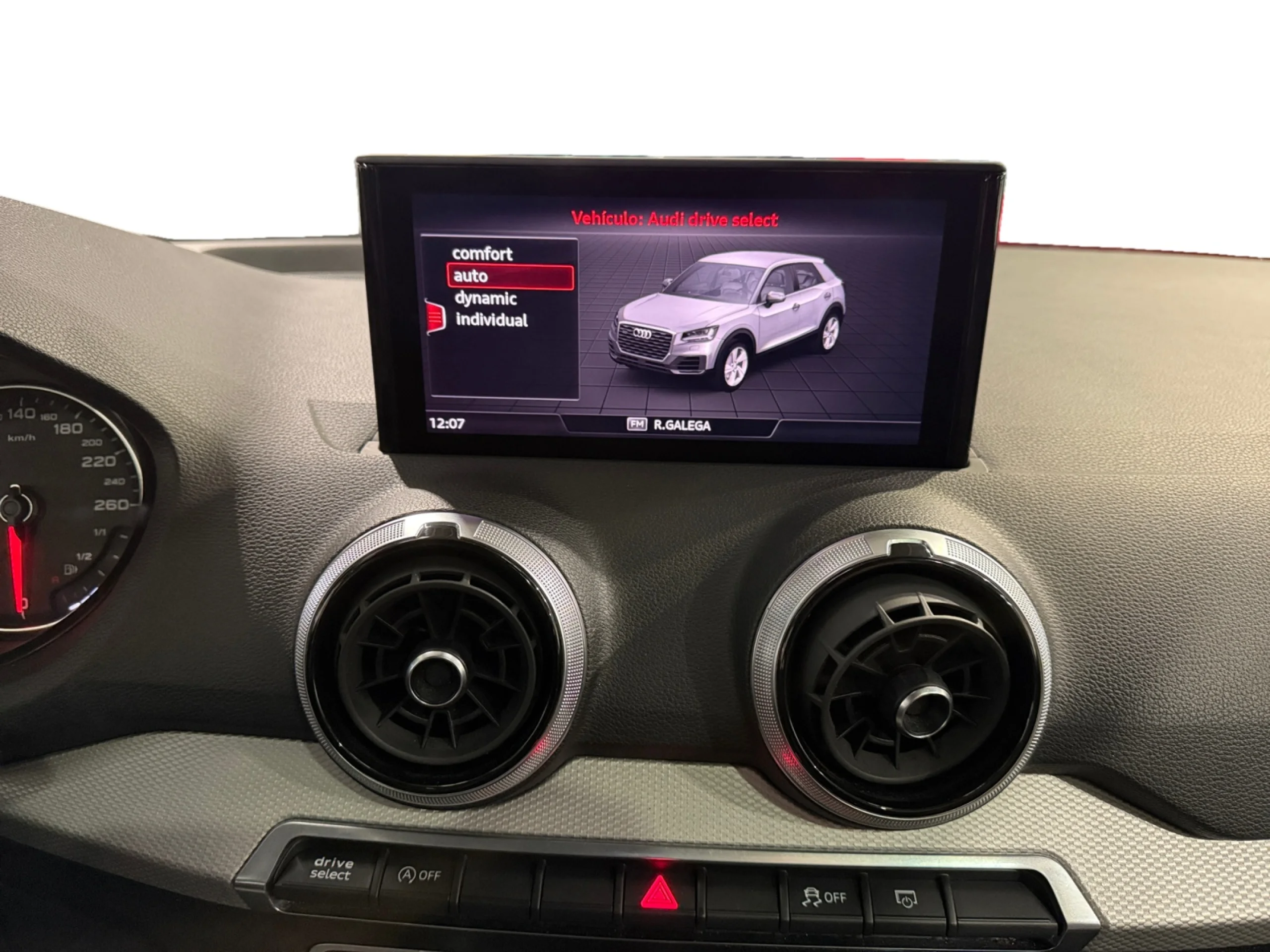 AUDI Q2 S LINE 30 TDI 85KW (116CV) - Foto 9