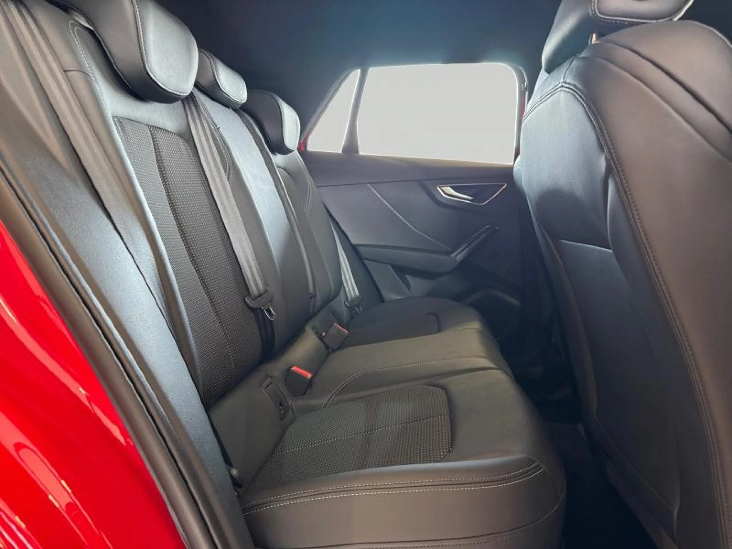 AUDI Q2 ADRENALIN 35 TFSI 110KW (150CV) S TRONIC - Foto 8