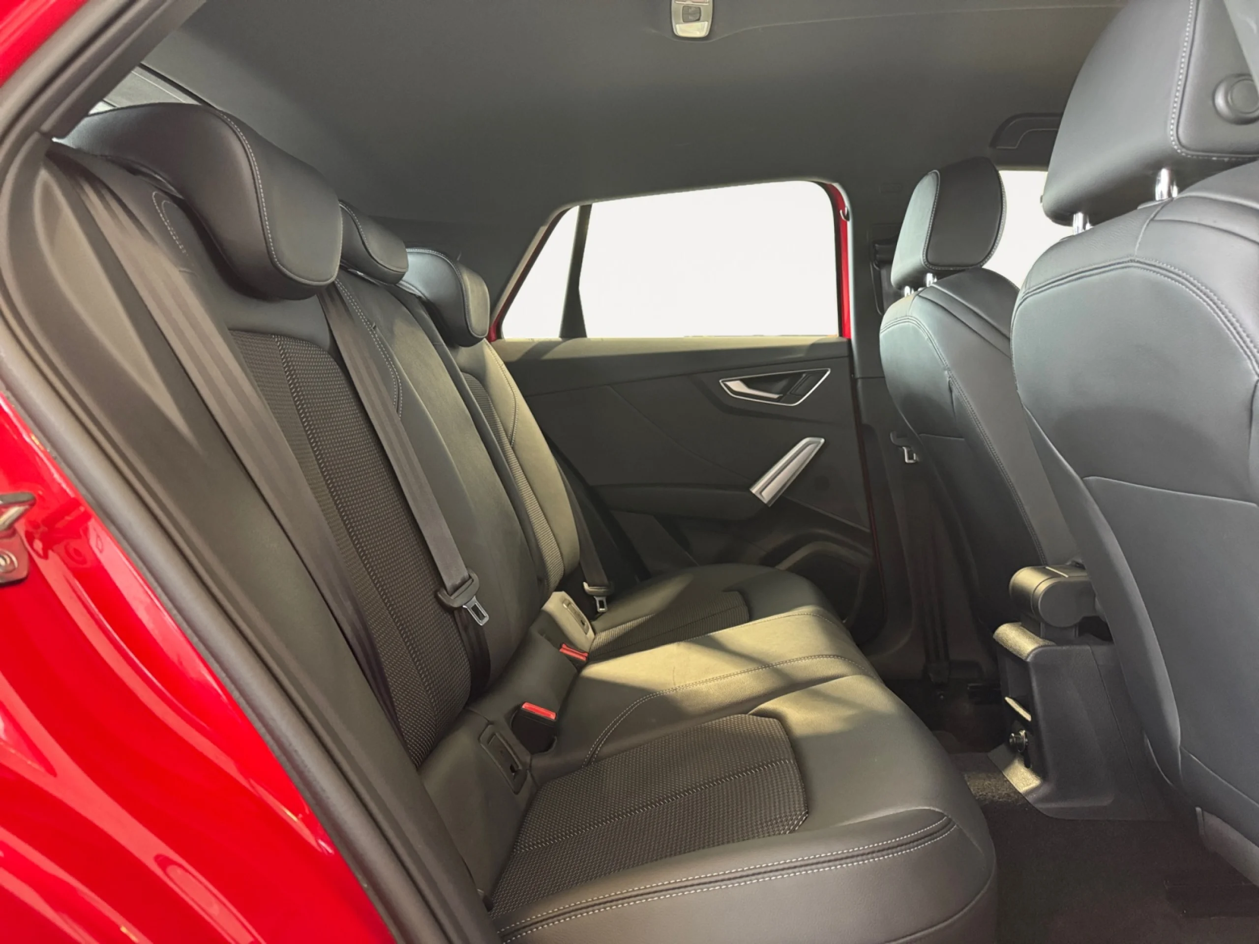 AUDI Q2 ADRENALIN 35 TFSI 110KW (150CV) S TRONIC - Foto 6