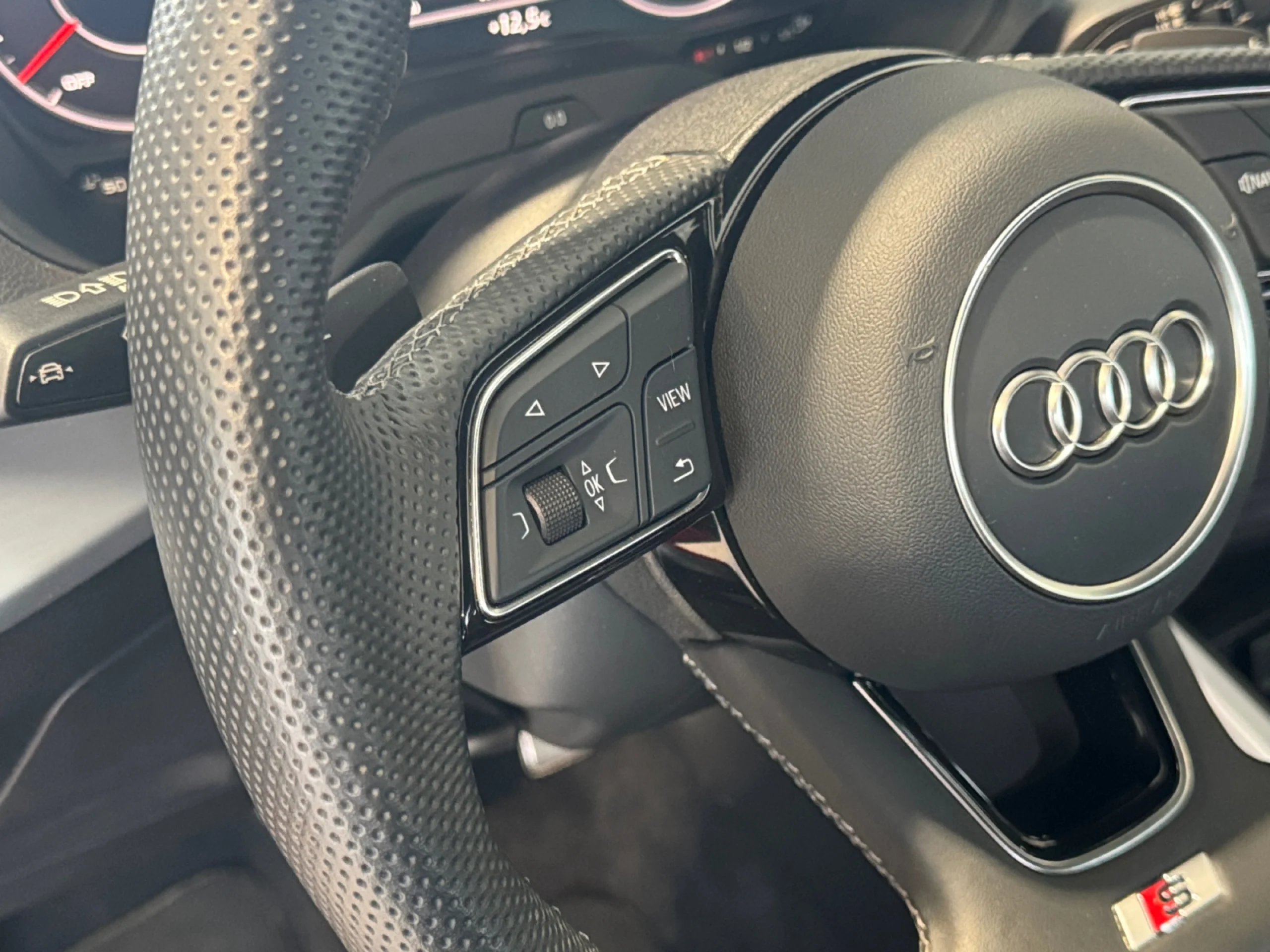 AUDI Q2 ADRENALIN 35 TFSI 110KW (150CV) S TRONIC - Foto 11