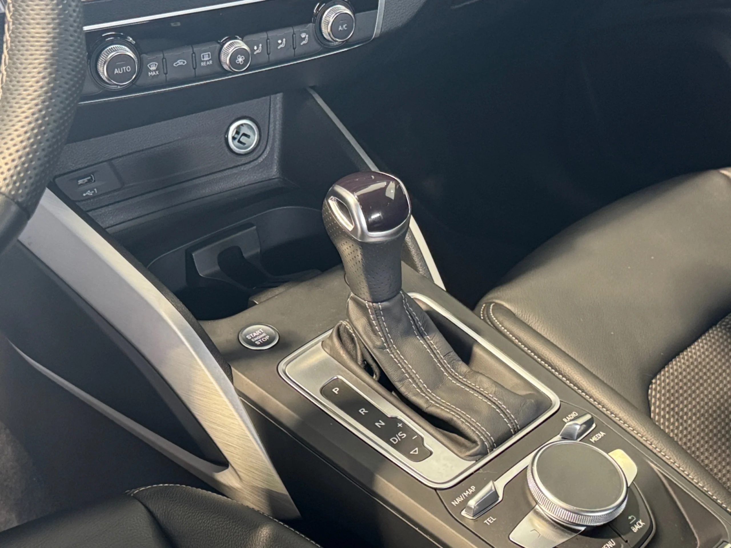 AUDI Q2 ADRENALIN 35 TFSI 110KW (150CV) S TRONIC - Foto 14