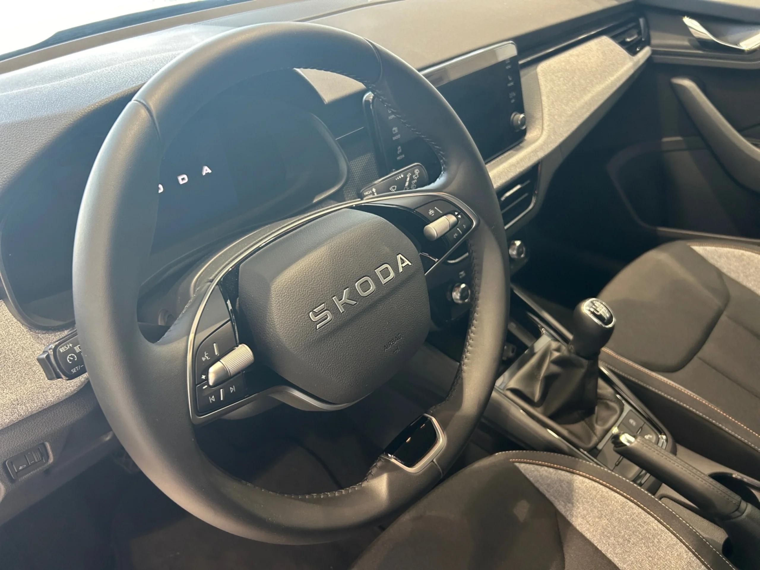 SKODA KAMIQ 1.0 TSI 85KW (115CV) SELECTION - Foto 9