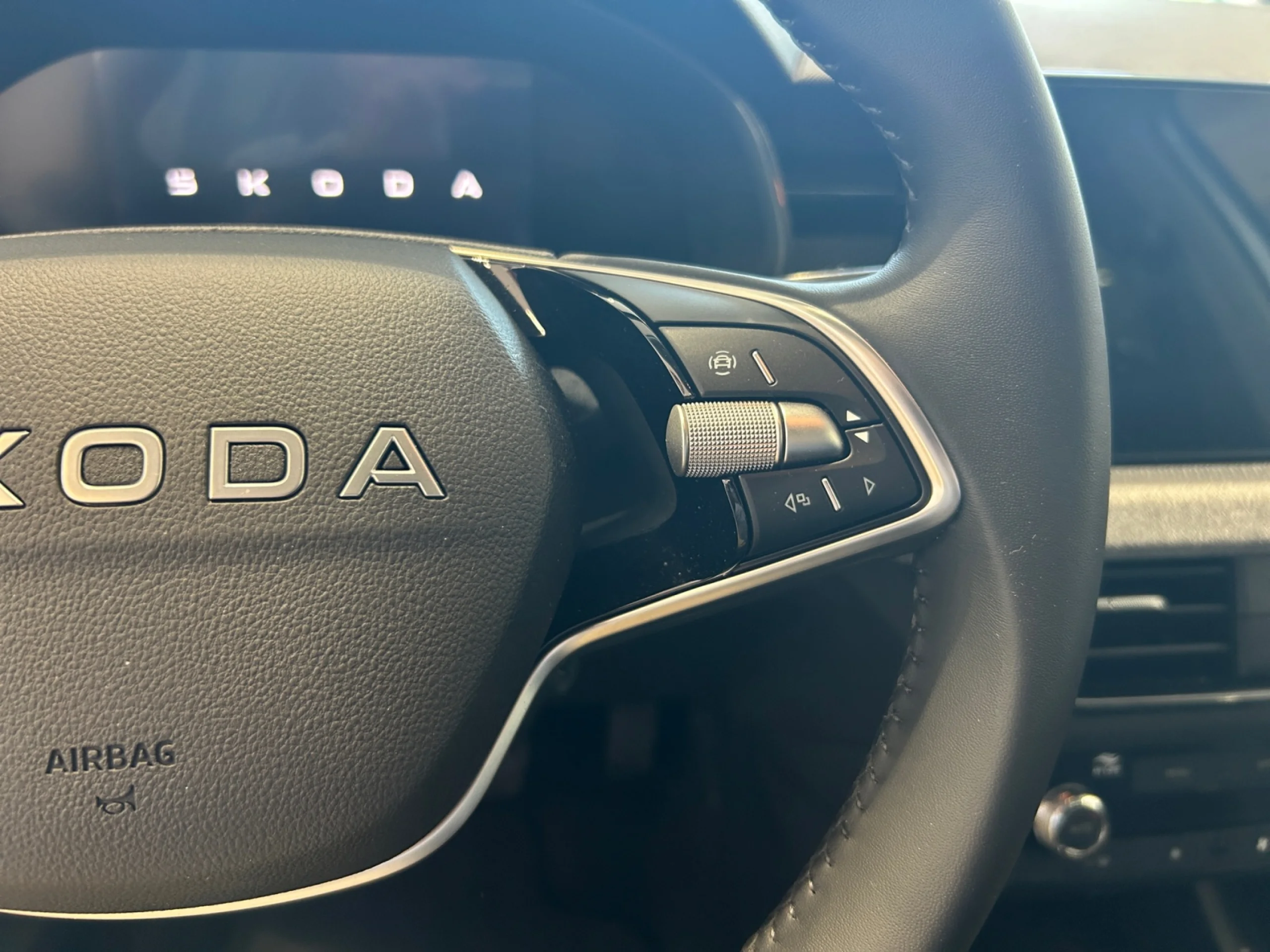 SKODA KAMIQ 1.0 TSI 85KW (115CV) SELECTION - Foto 10