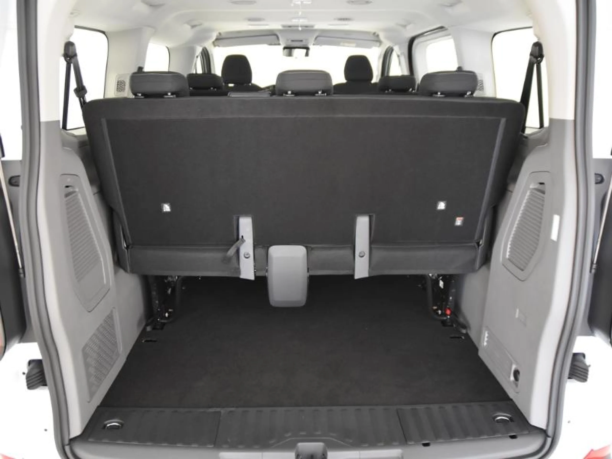 VW COMERCIALES CARAVELLE CARAVELLE   CARAVELLE  BATALLA CORTA  2.5 EHYBRID 171 KW (232 CV) CVT AUT. - Foto 7