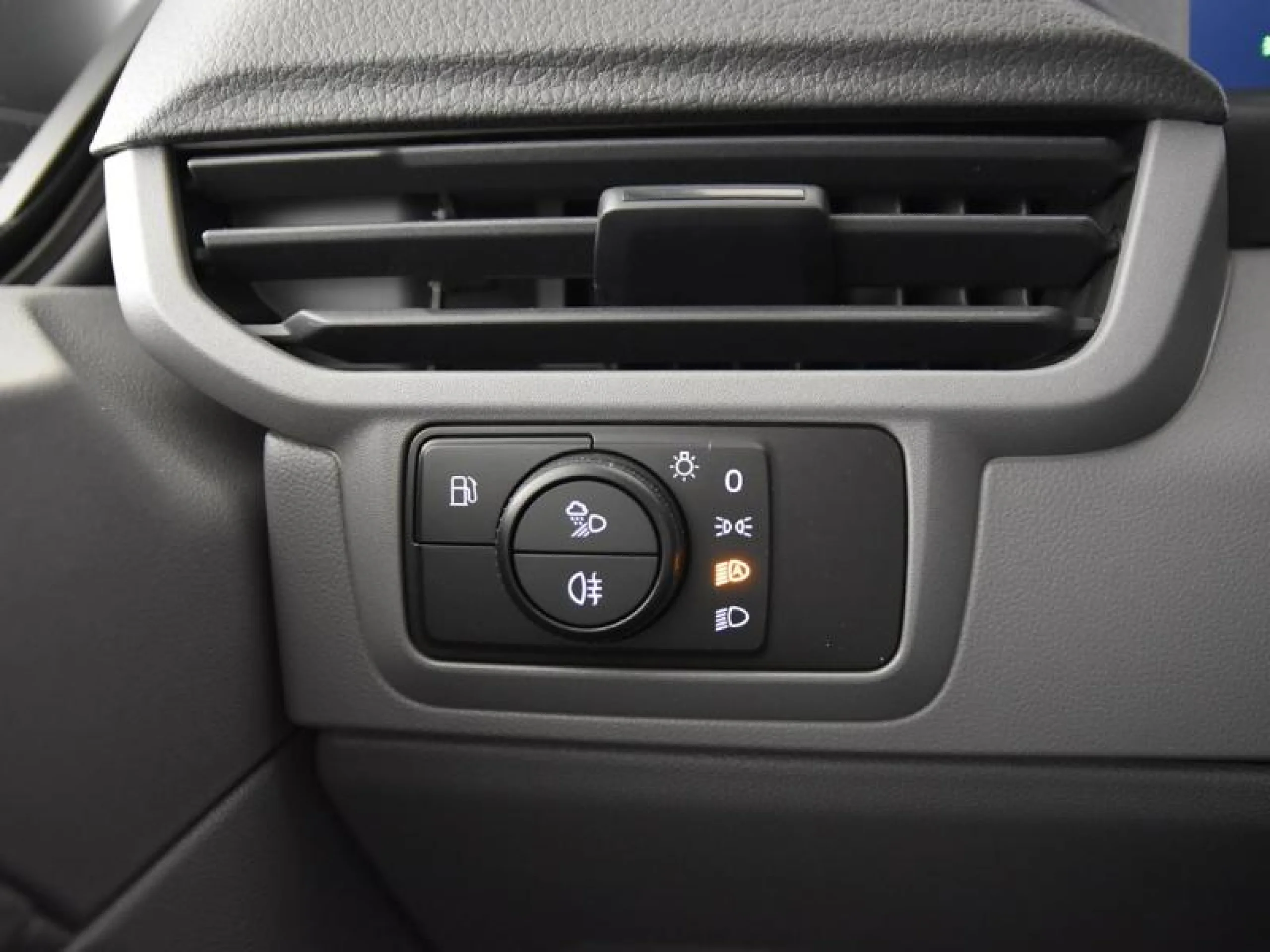 VW COMERCIALES CARAVELLE CARAVELLE   CARAVELLE  BATALLA CORTA  2.5 EHYBRID 171 KW (232 CV) CVT AUT. - Foto 16