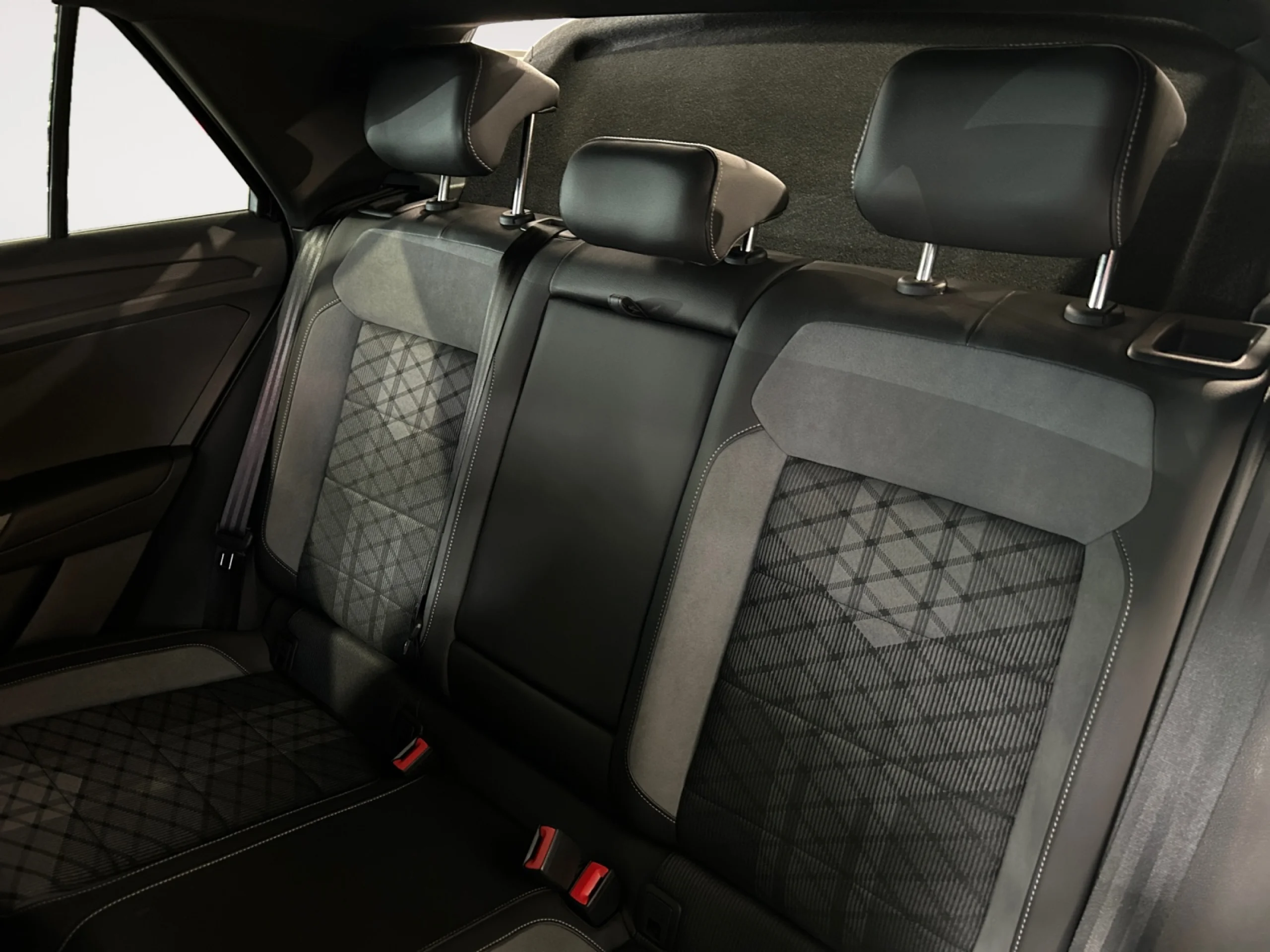 VOLKSWAGEN T ROC R LINE 1.5 TSI 110KW (150CV) DSG - Foto 6