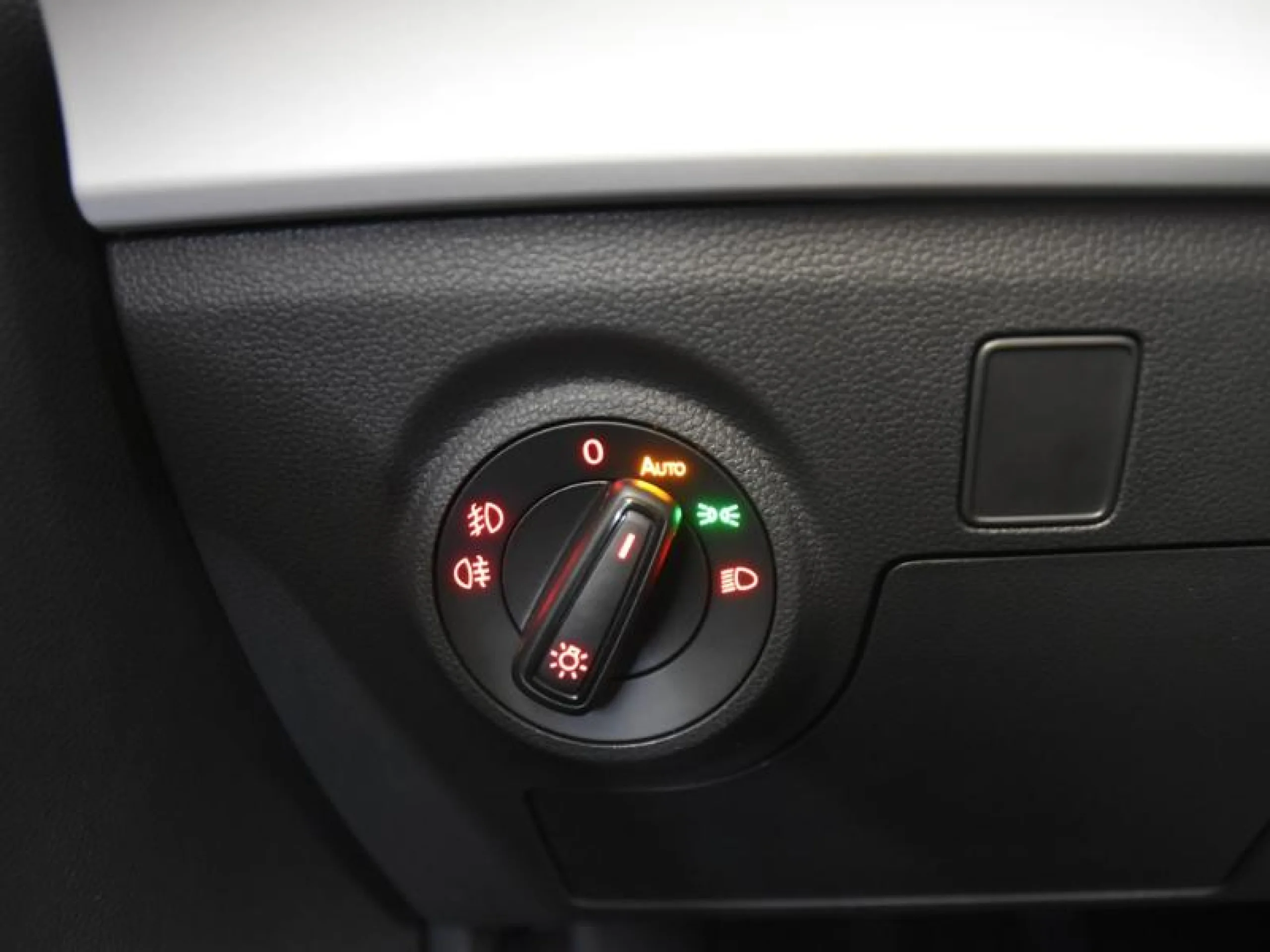 SEAT IBIZA 1.0 TSI 85KW (115CV) SPECIAL EDITION - Foto 17