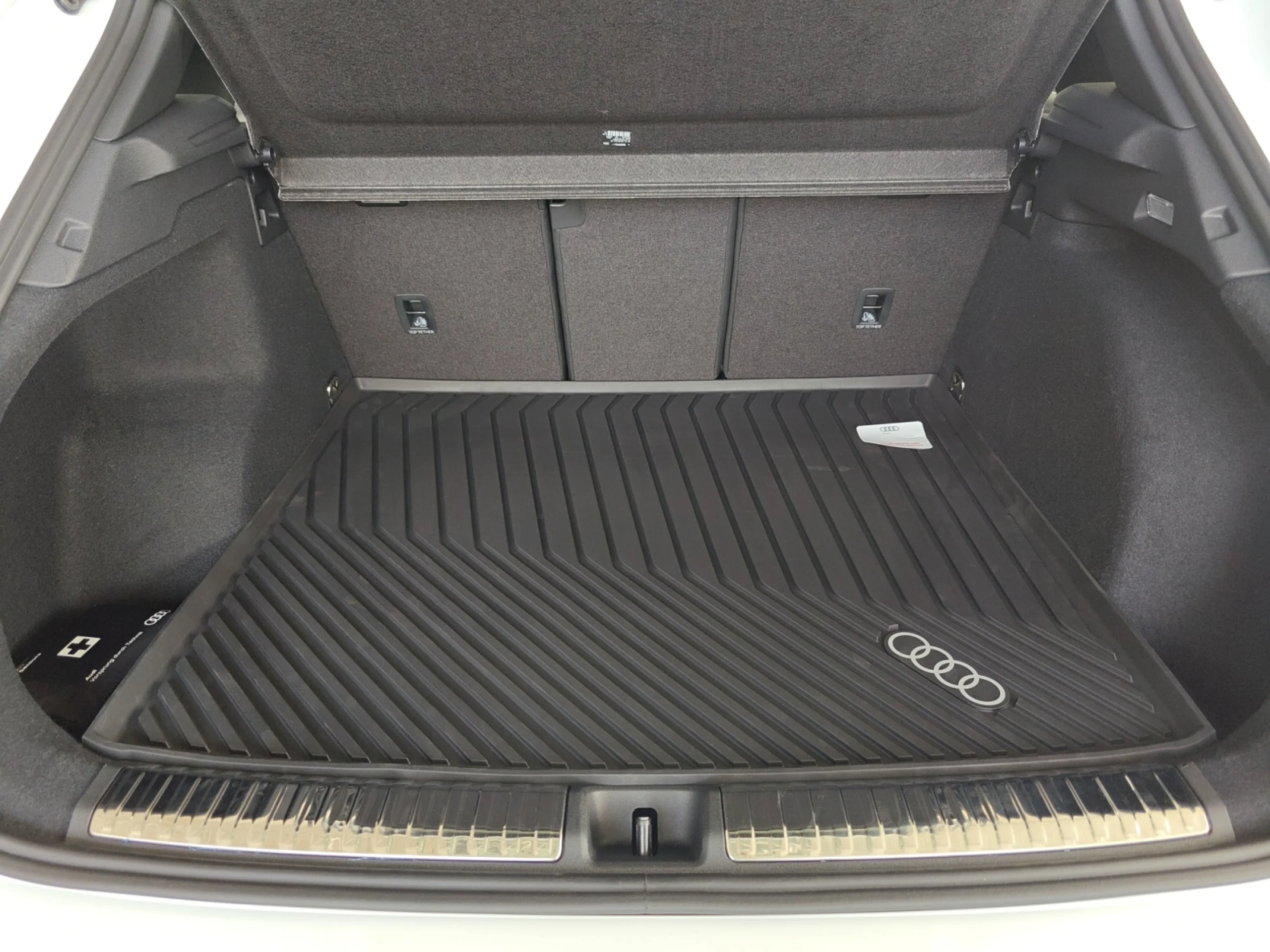 AUDI Q3 BLACK LINE TDI 110 KW S TRONIC - Foto 7
