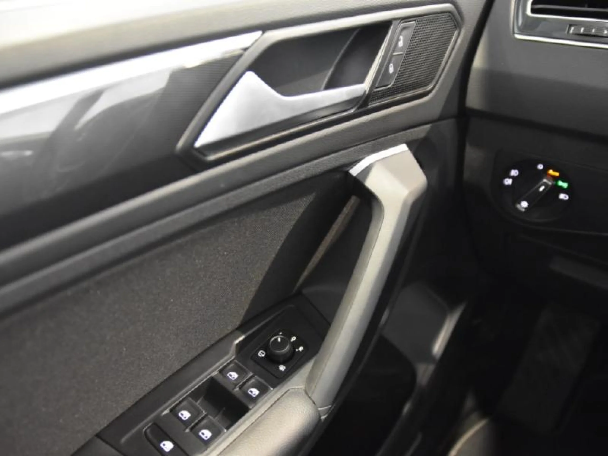 VOLKSWAGEN TIGUAN SPORT 2.0 TDI 110KW (150CV) DSG - Foto 18