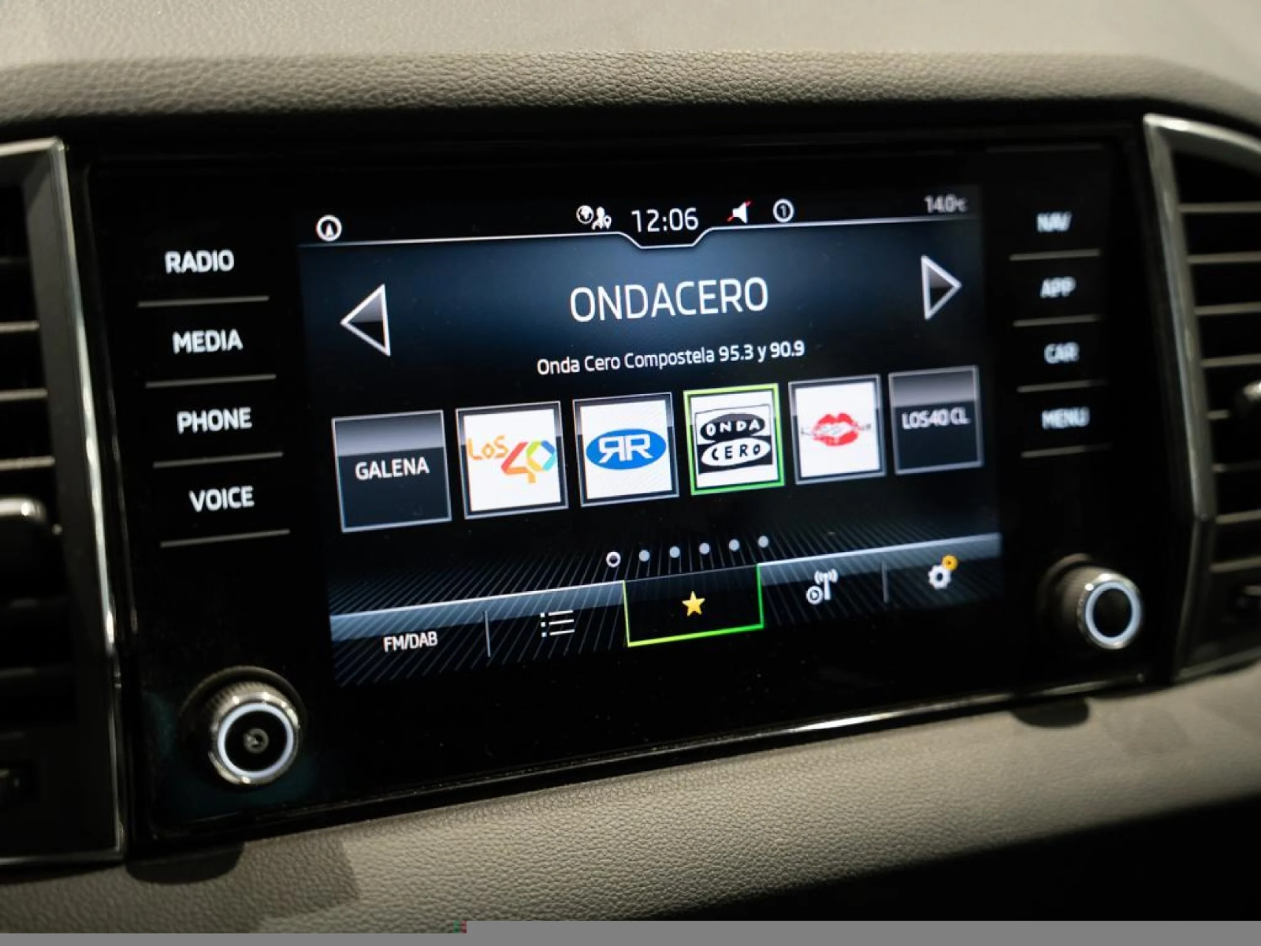 SKODA KAROQ 1.5 TSI 110KW (150CV) DSG ACT AMBITION - Foto 13