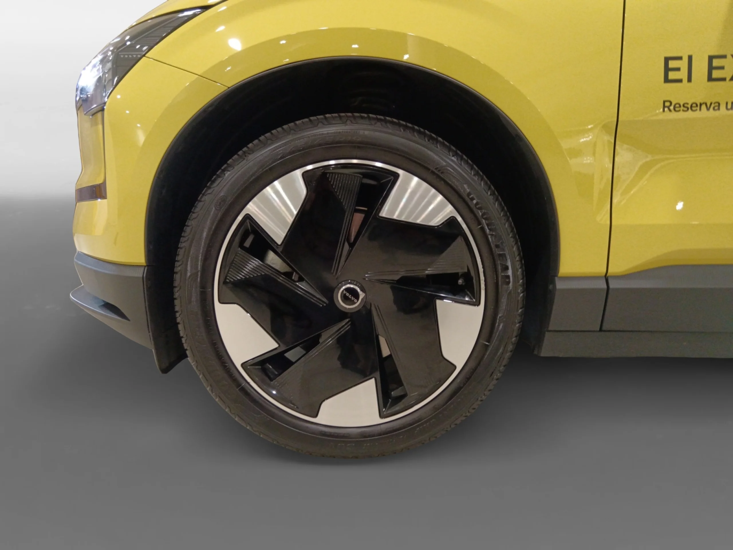 VOLVO EX30 SINGLE MOTOR EXTENDED RANGE PLUS AUTO - Foto 9