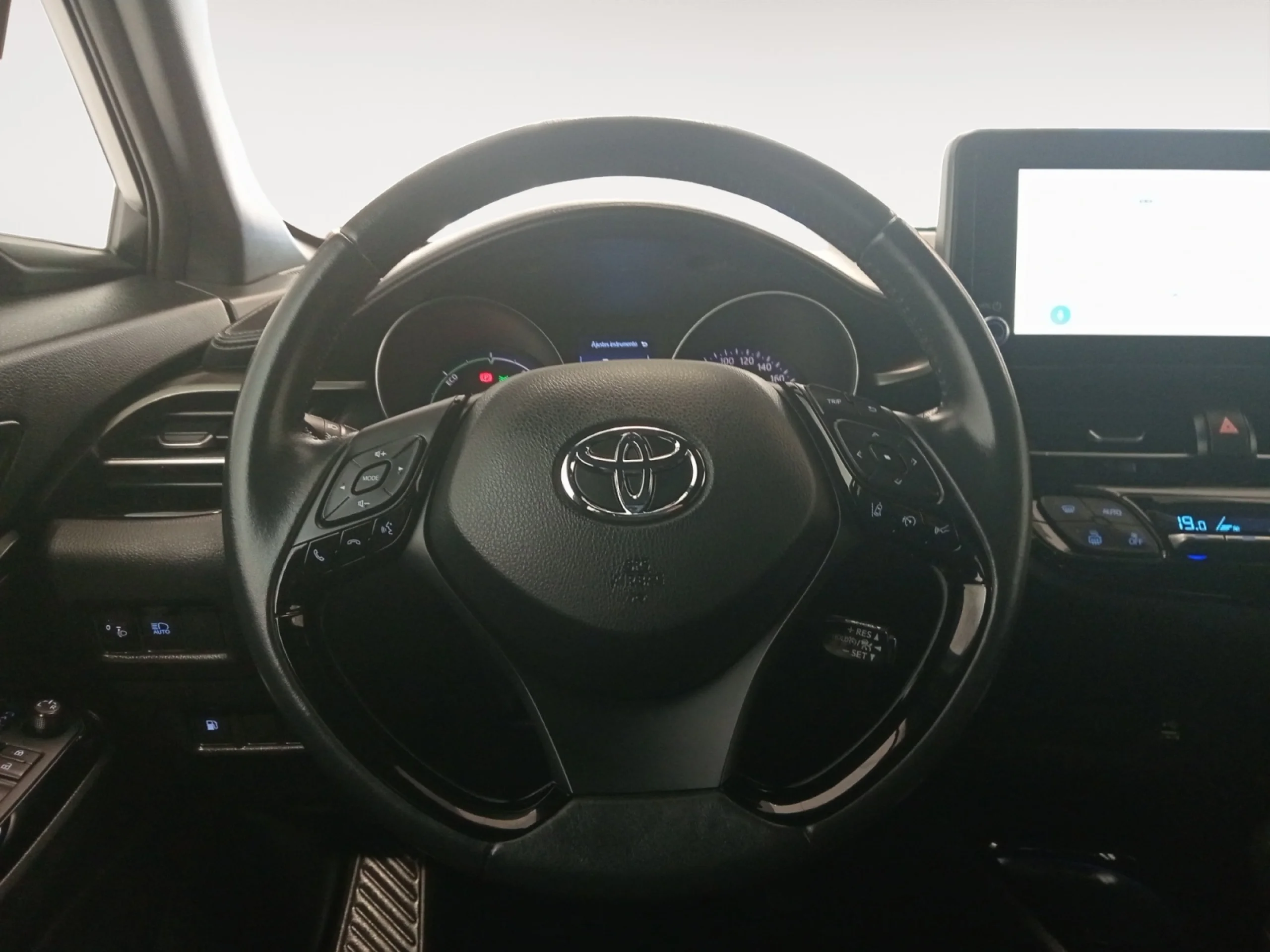TOYOTA C HR 1.8 125H ADVANCE - Foto 11