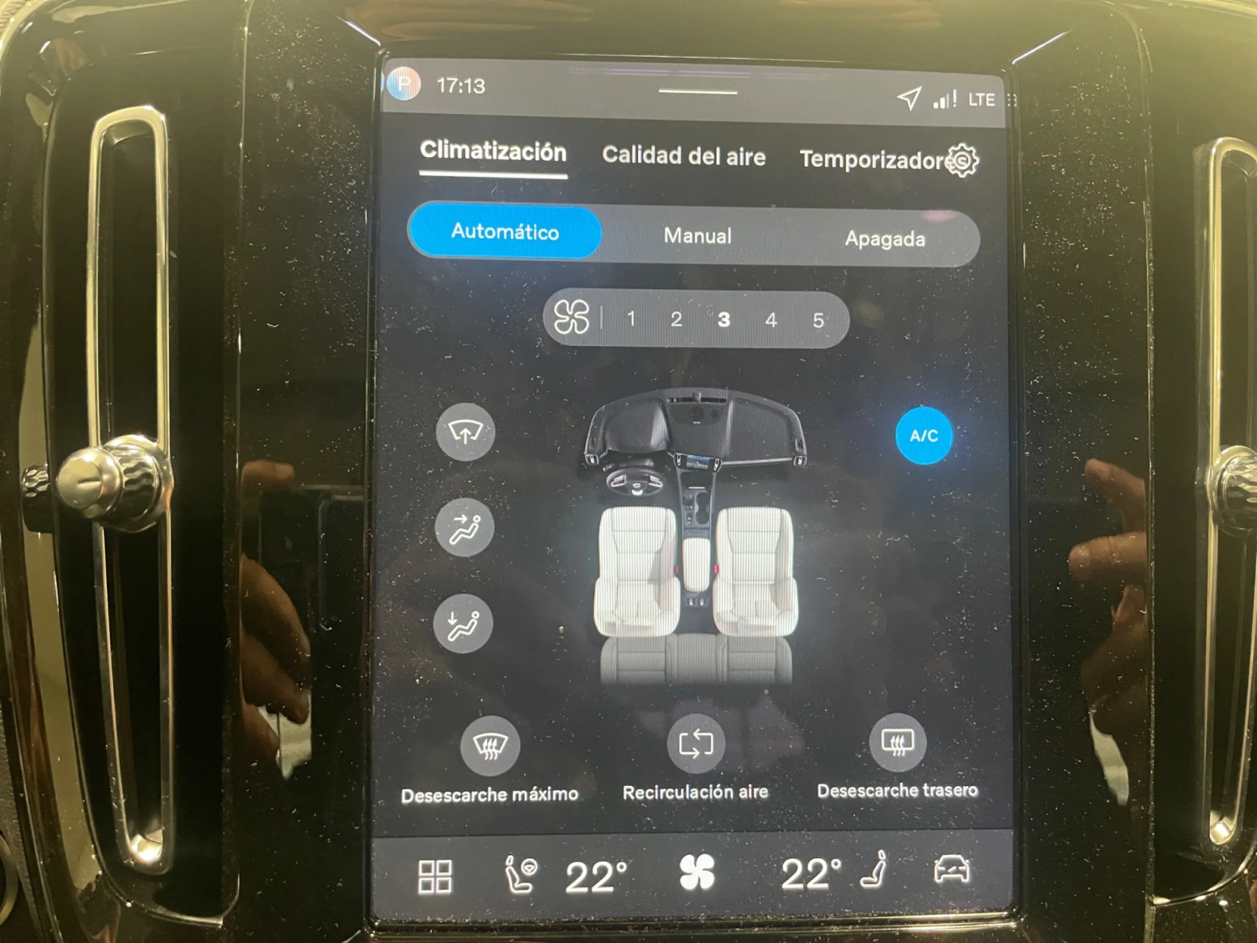 VOLVO XC40 2.0 B3 G PLUS DARK AUTO - Foto 15