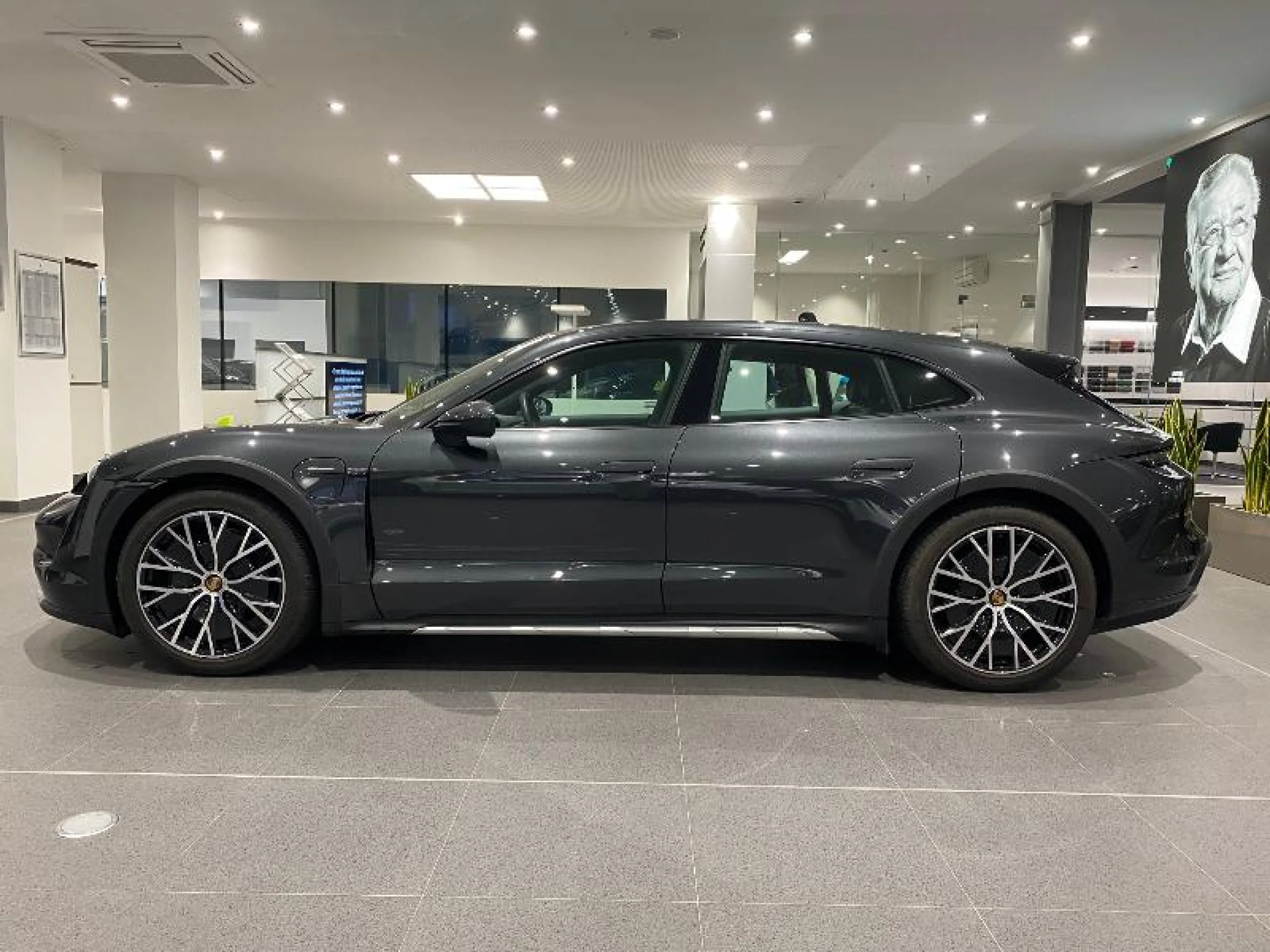 PORSCHE TAYCAN 4 CROSS TURISMO - Foto 2