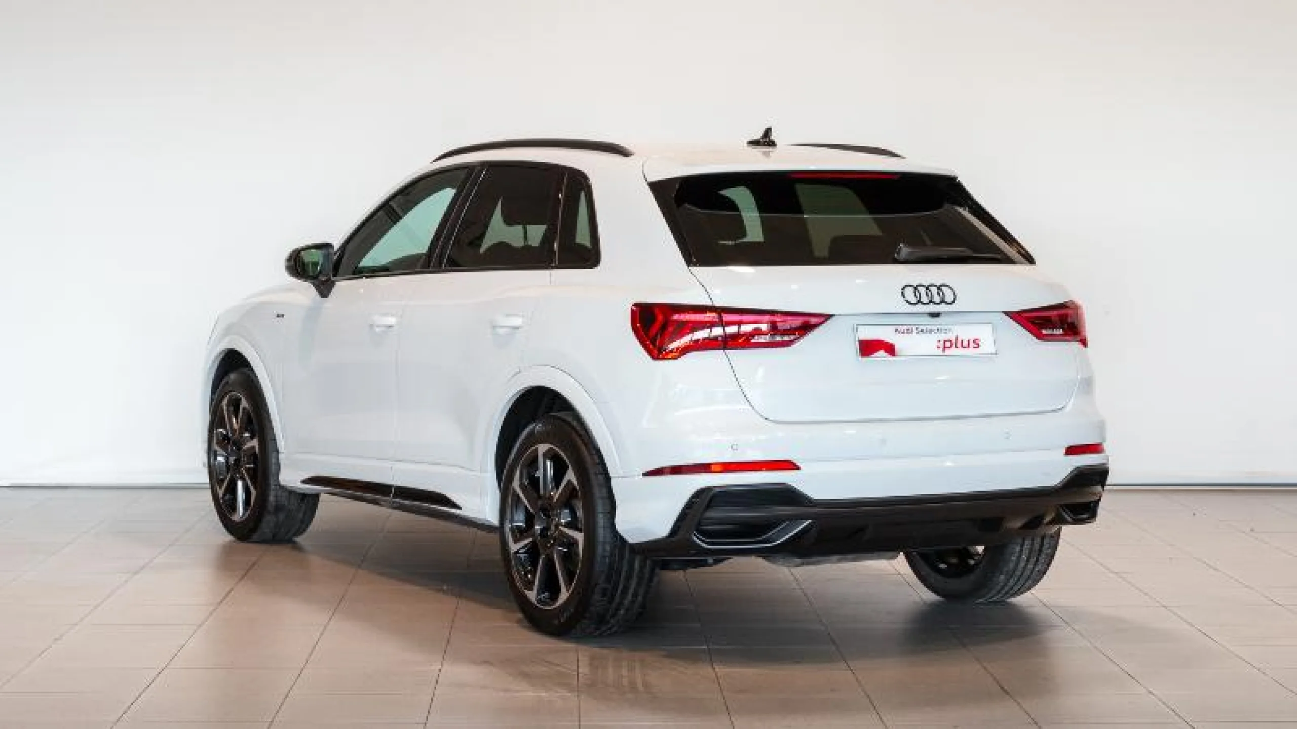AUDI Q3 BLACK LINE 35 TDI 110KW (150CV) S TRONIC - Foto 2